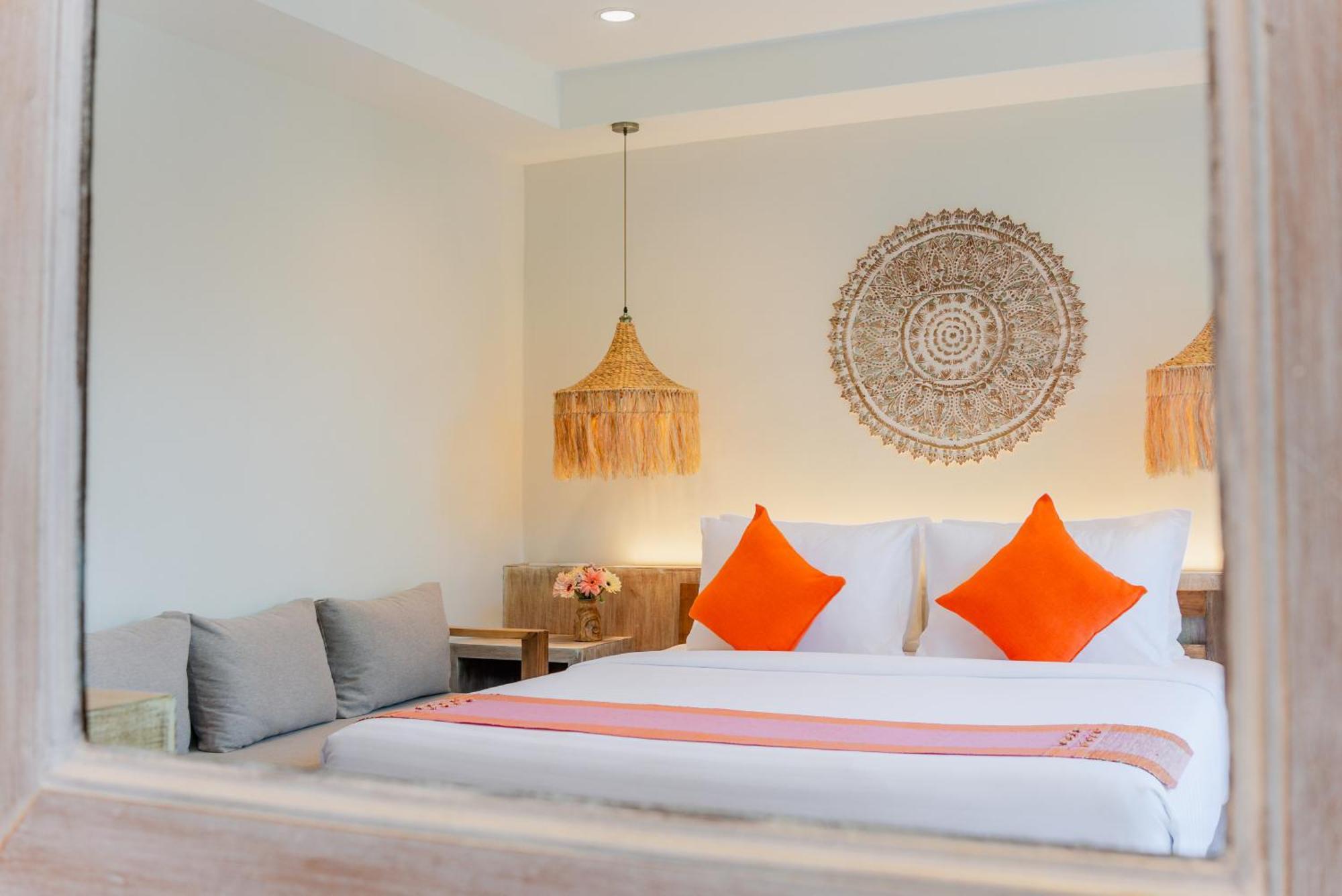 Chambre Double Premier avec Vue sur la Piscine