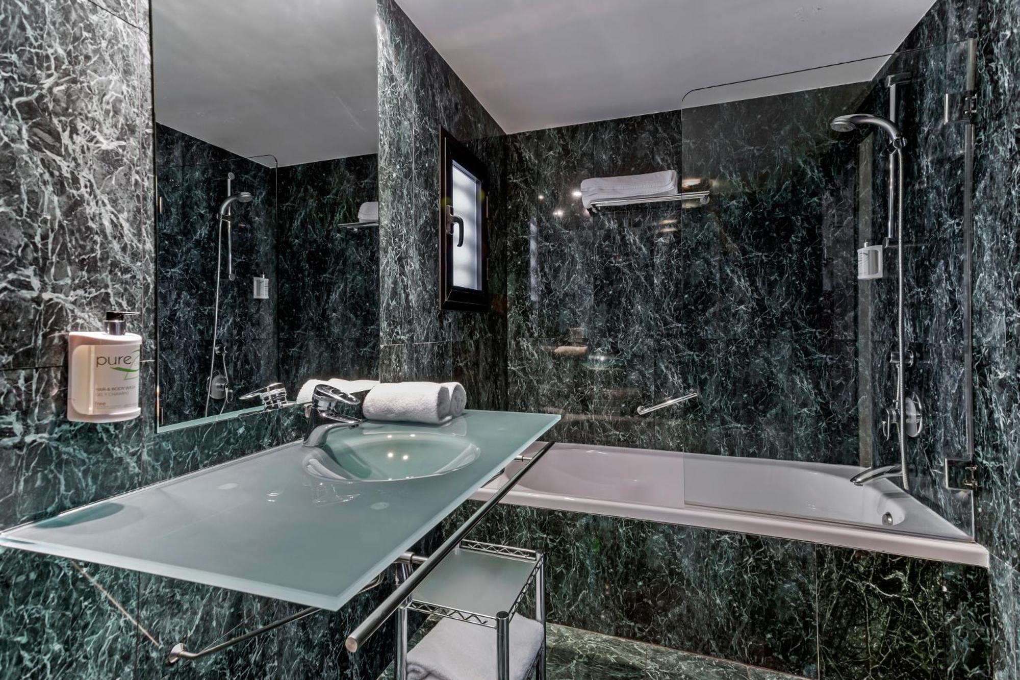 Chambre Double ou Lits Jumeaux