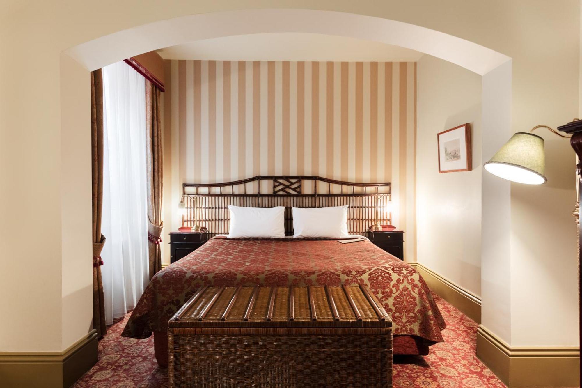 Hotel Room - Access via internal stairs only