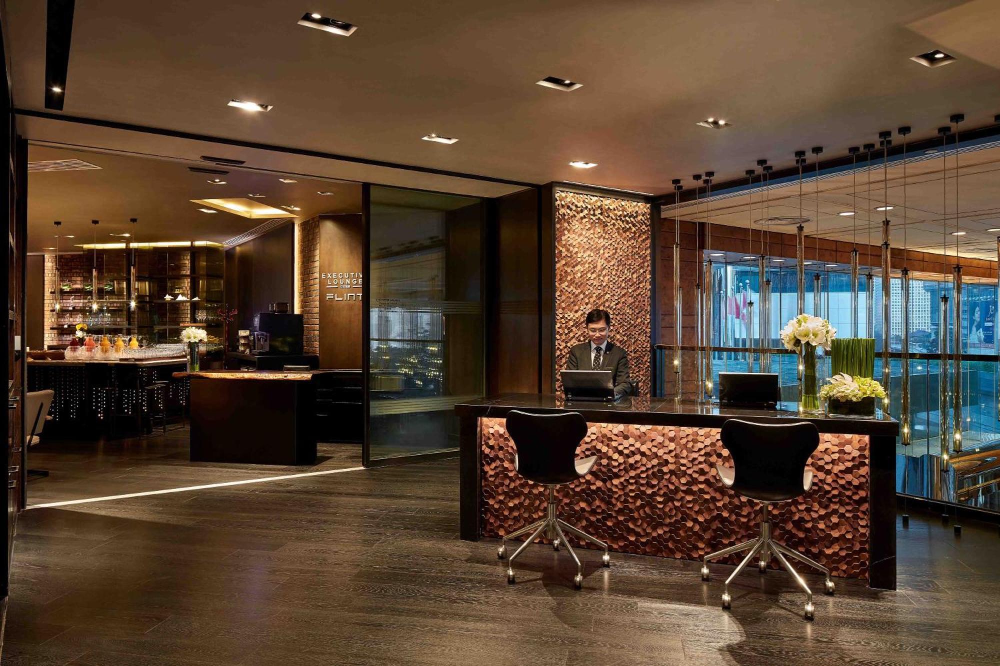 Hong Kong Suite Two Double Beds Executive Lounge Access