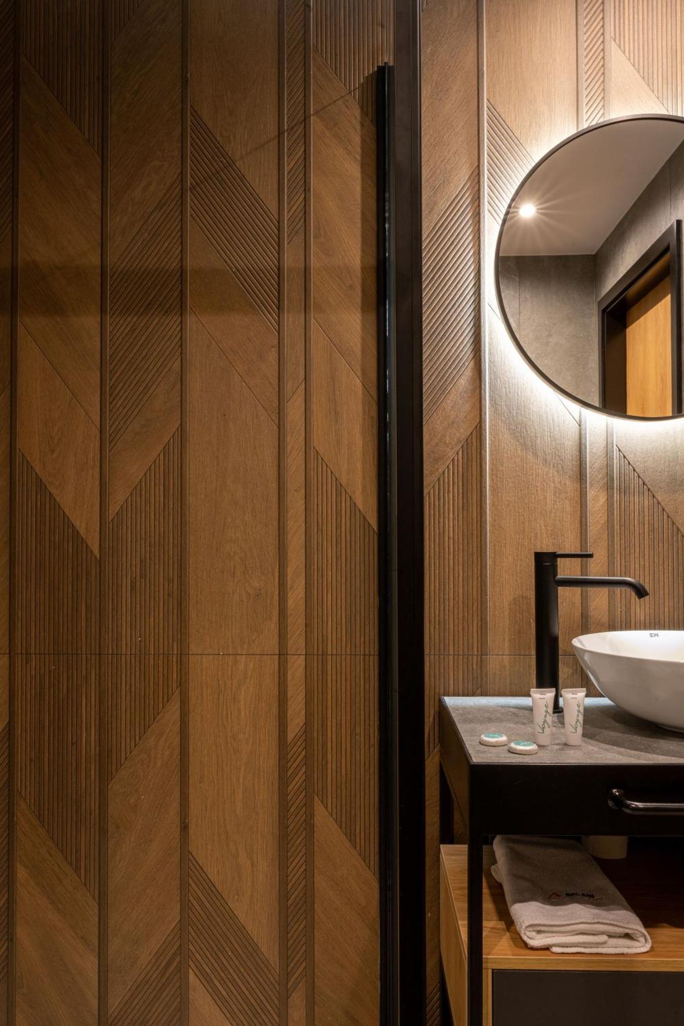 One bedroom Suite Apartment with bath