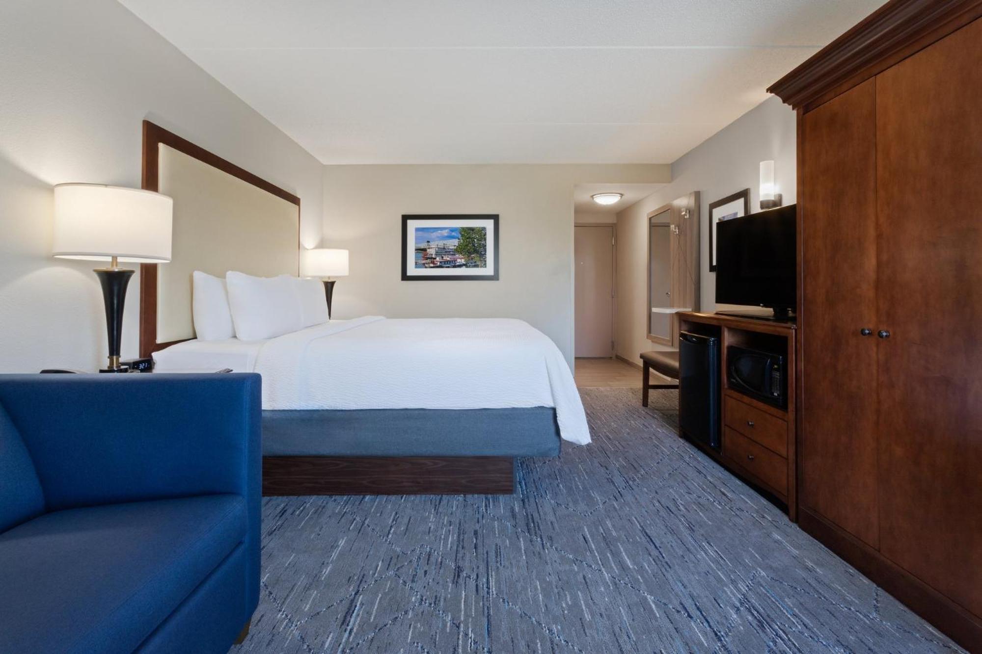 Standard King Room with Sofa Bed