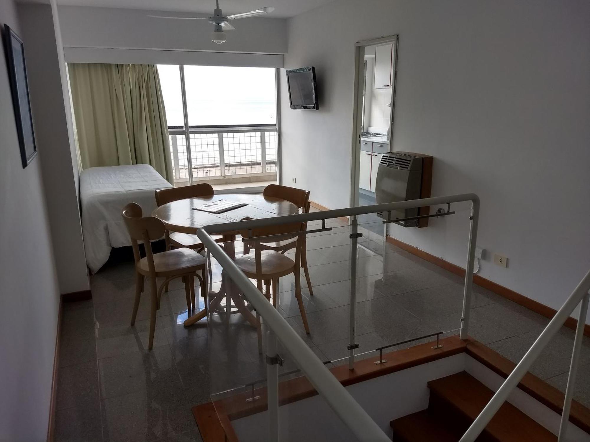 Duplex 3 ambientes vista lateral mar - Piso 10 (sin aire acondicionado)