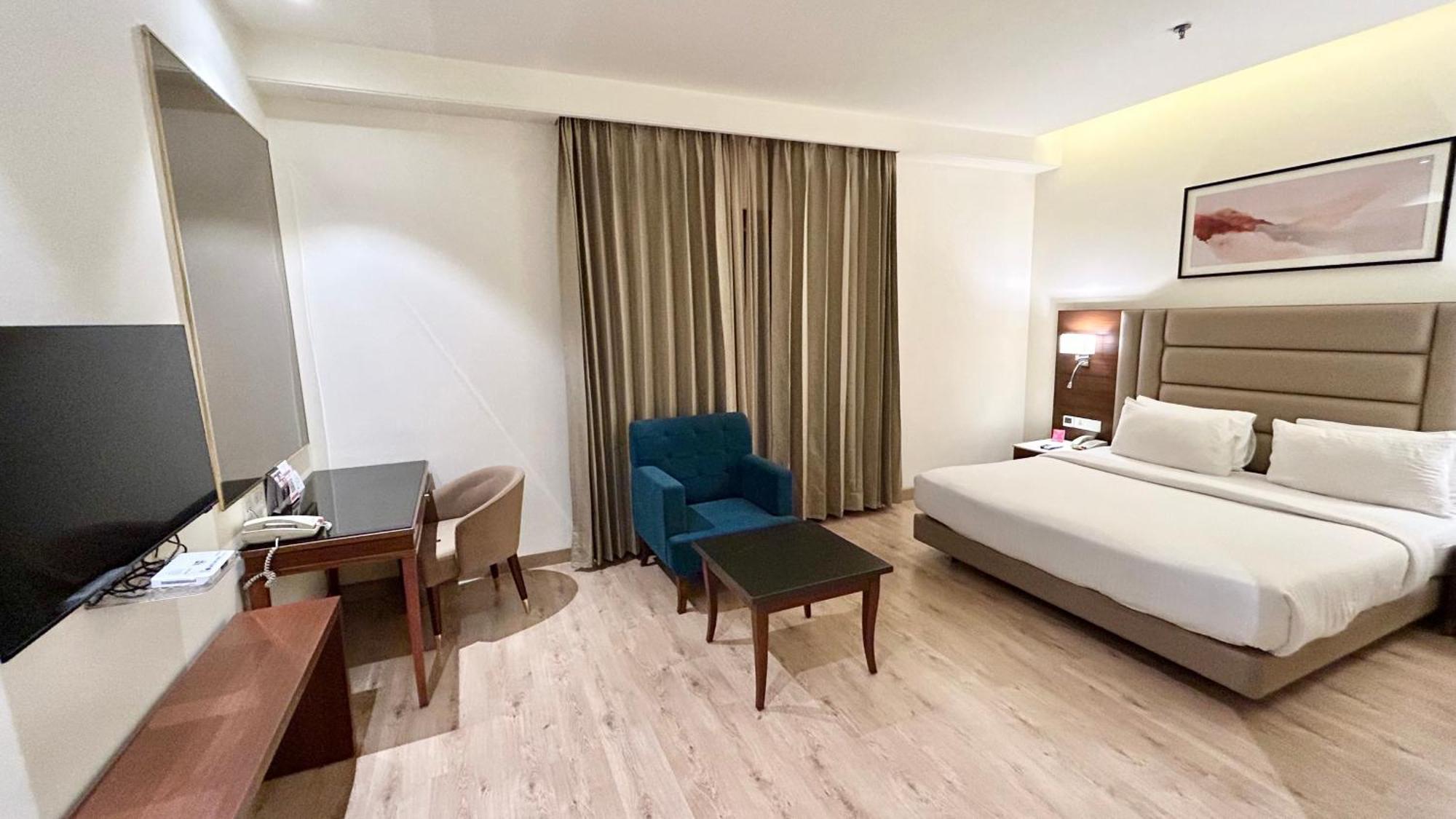 King Bed Deluxe Room