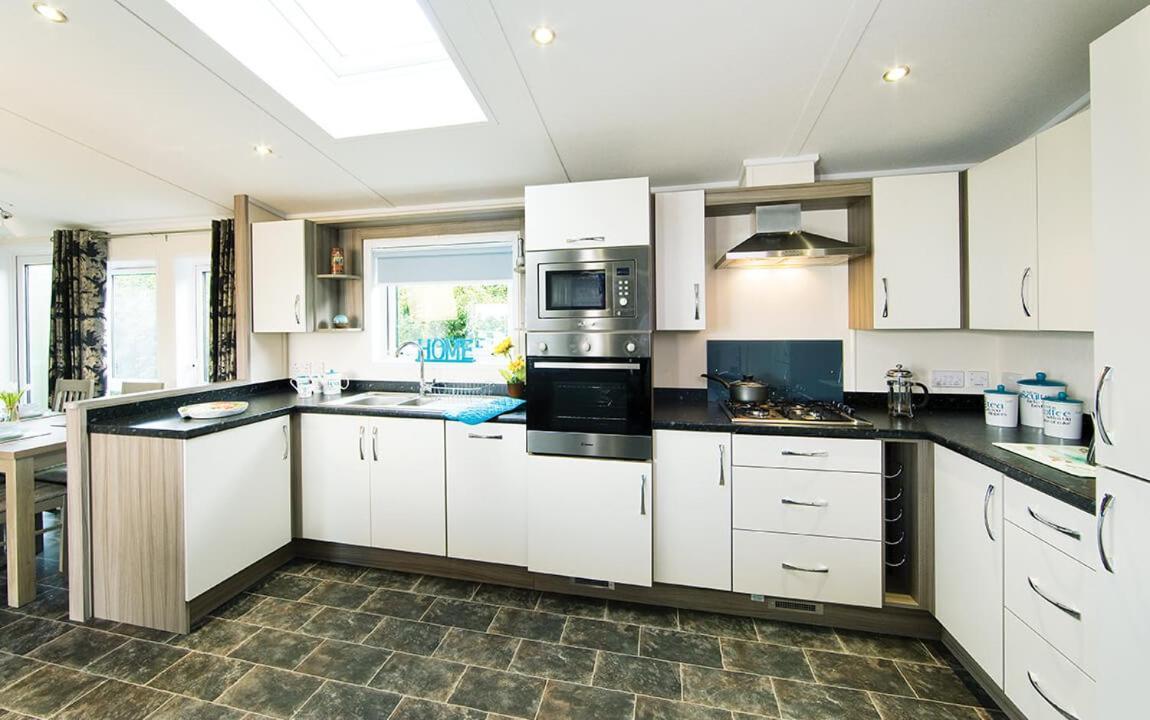 Two Bedroom Deluxe Lodge with Hot Tub