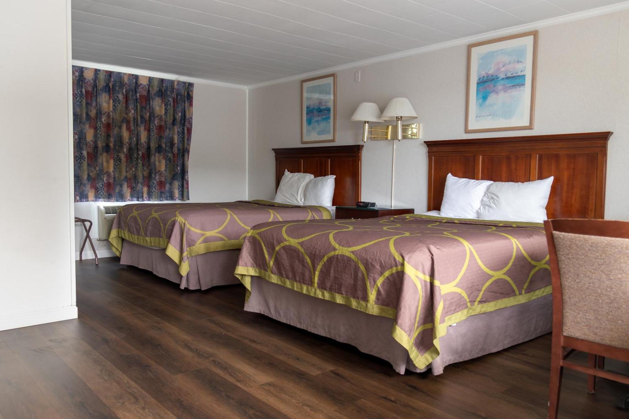 Queen Room Two Queen Beds Non-Smoking