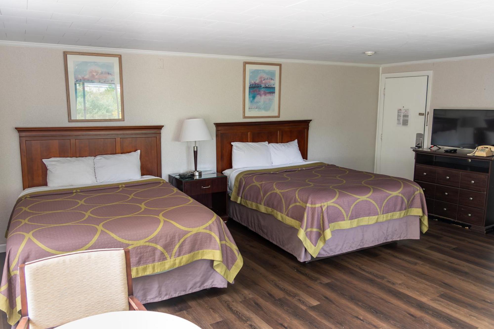 Deluxe Queen Room Two Queen Beds Non-Smoking