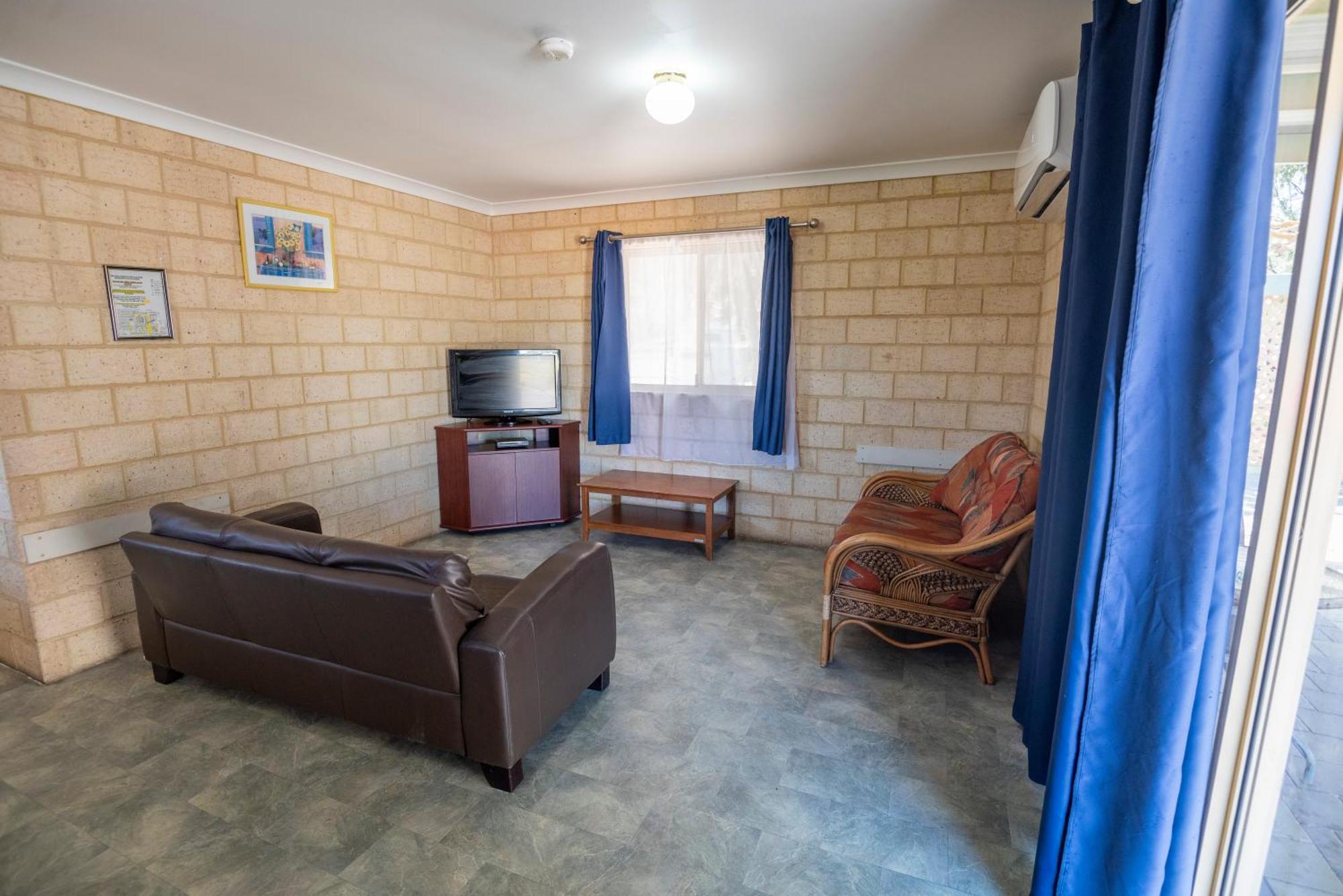 2 Bedroom Holiday Unit