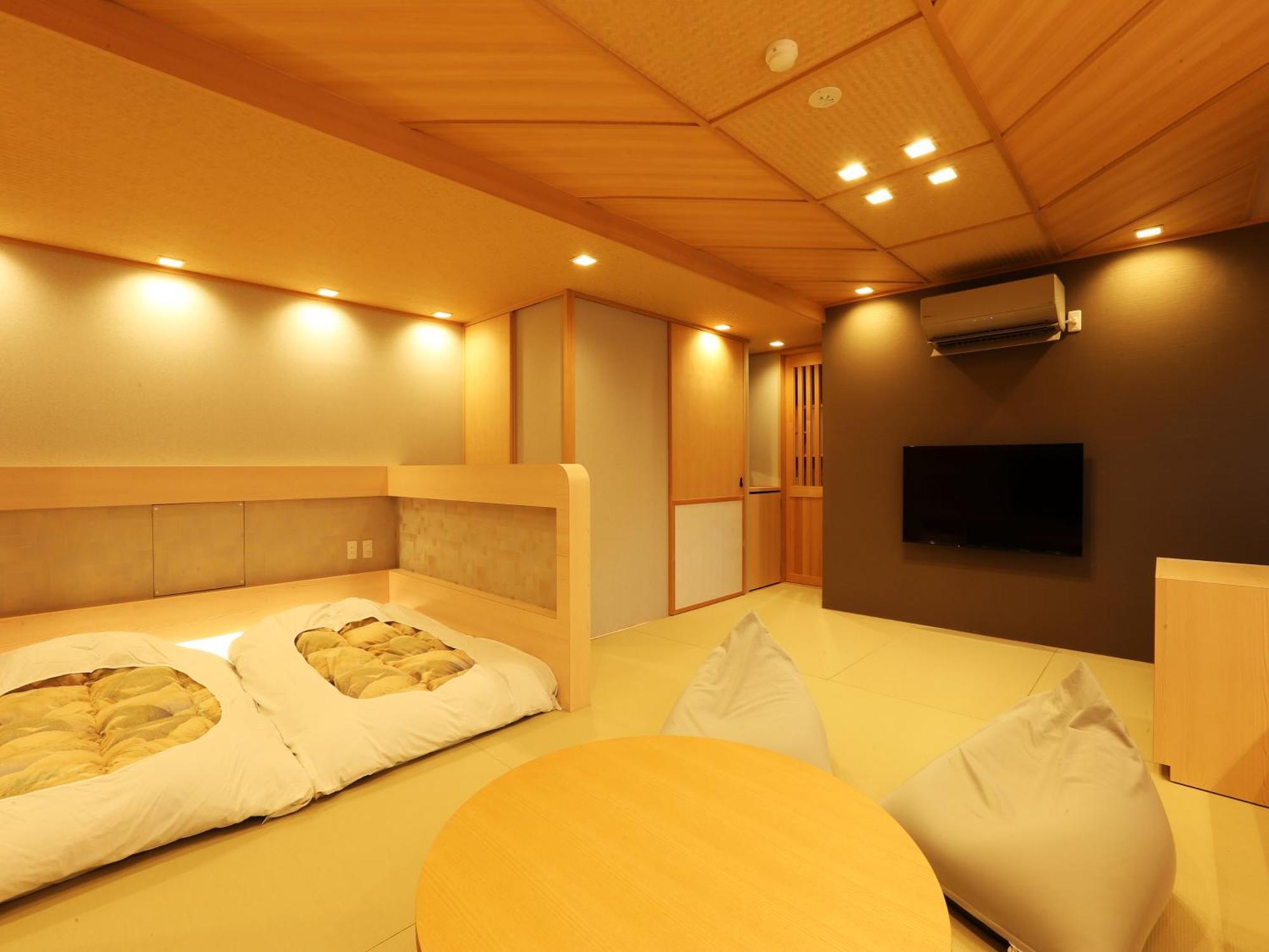 Quadruple Room Private Bathroom