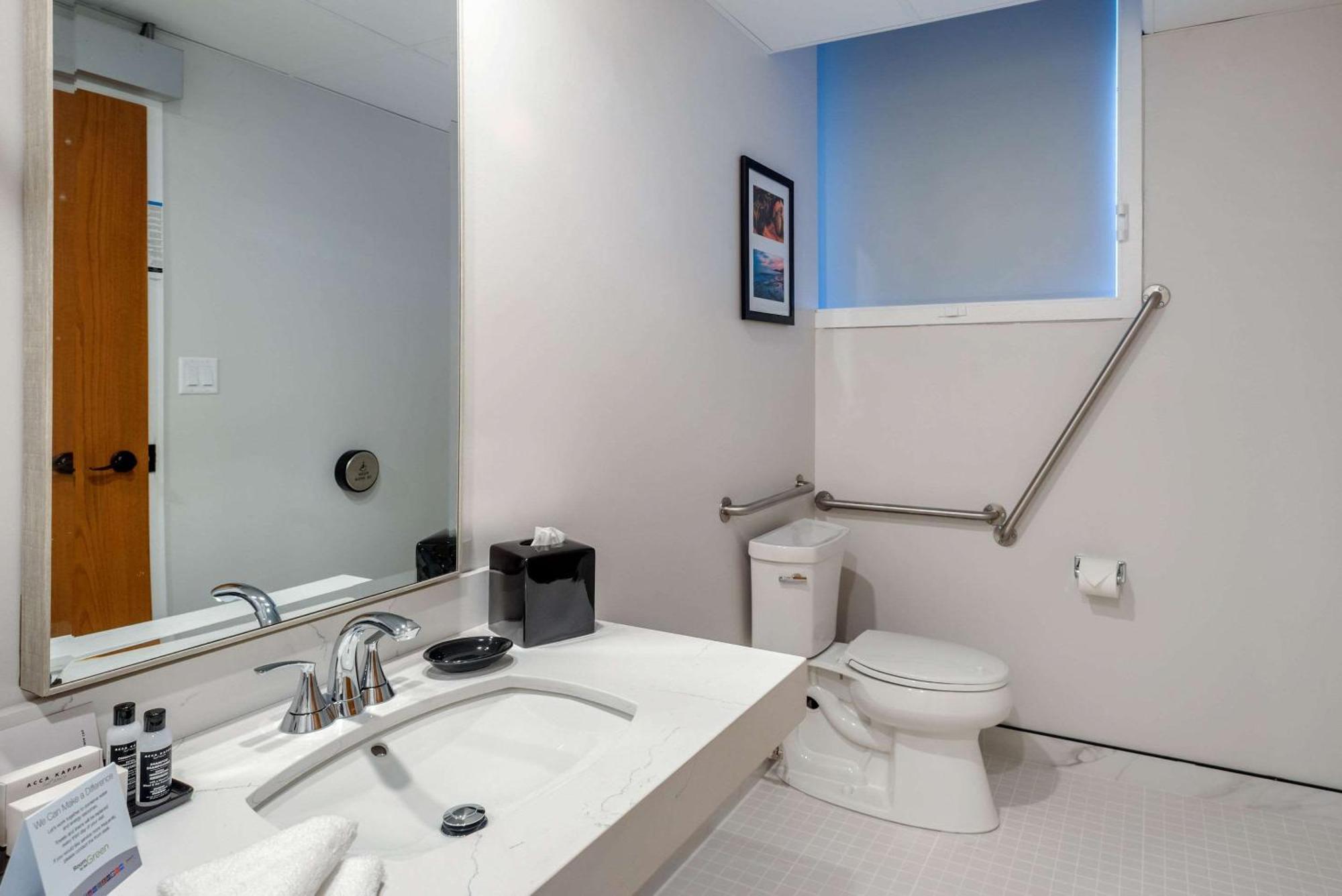 King Room - Accessible/Non-Smoking