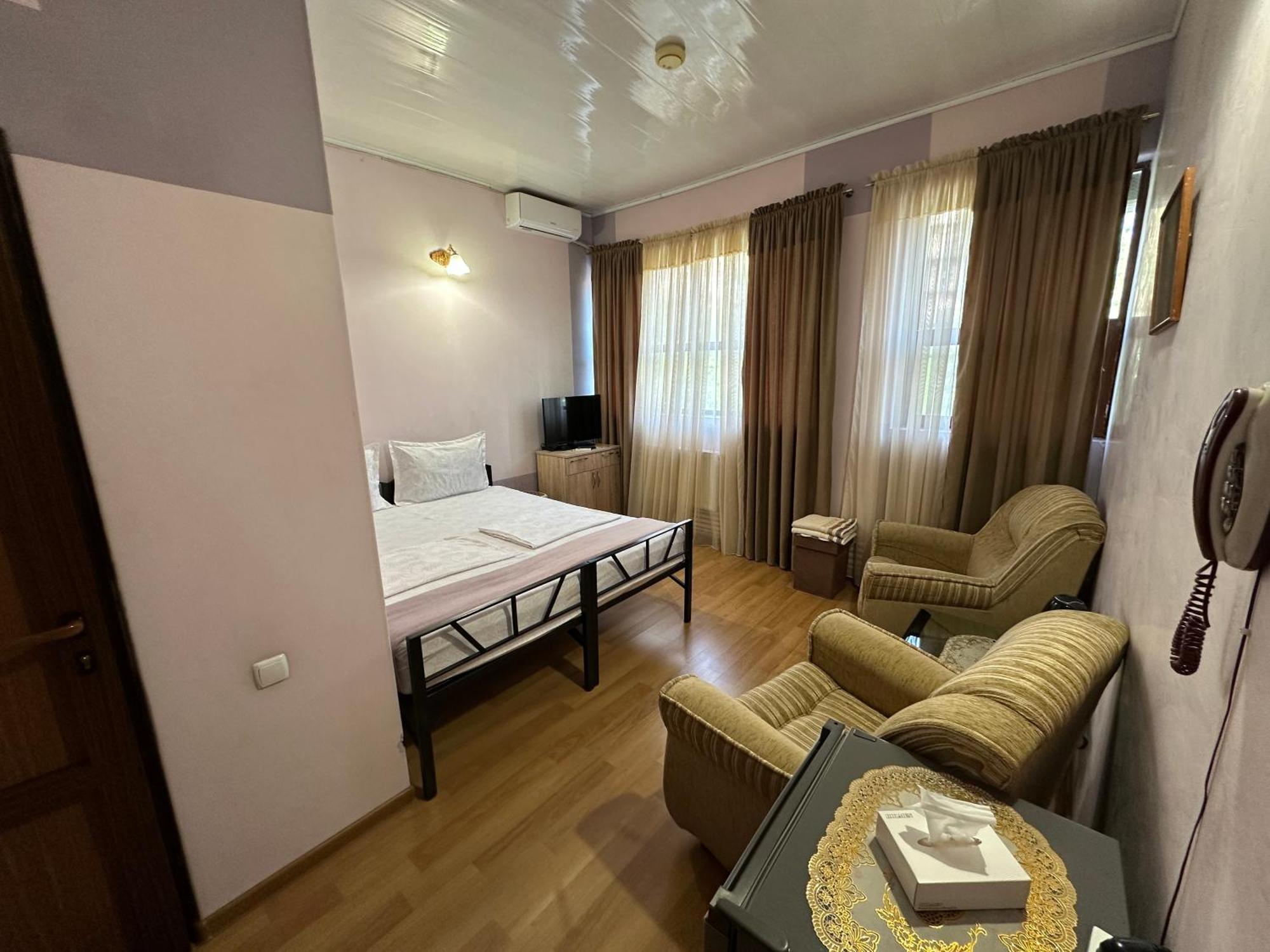 Double Room Private Bathroom