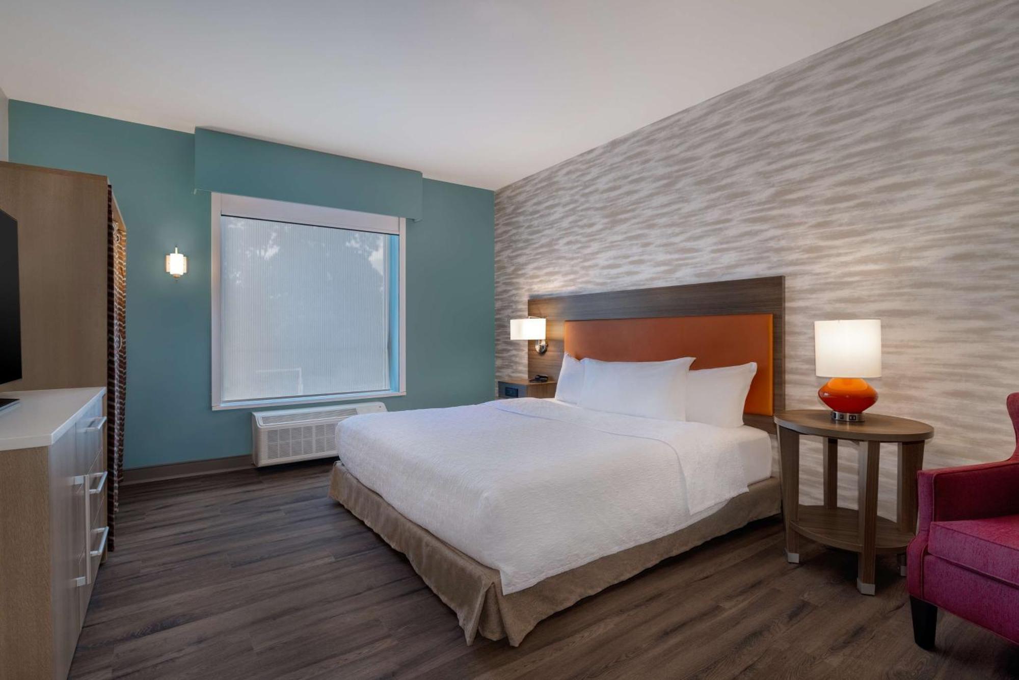 One-Bedroom King Suite