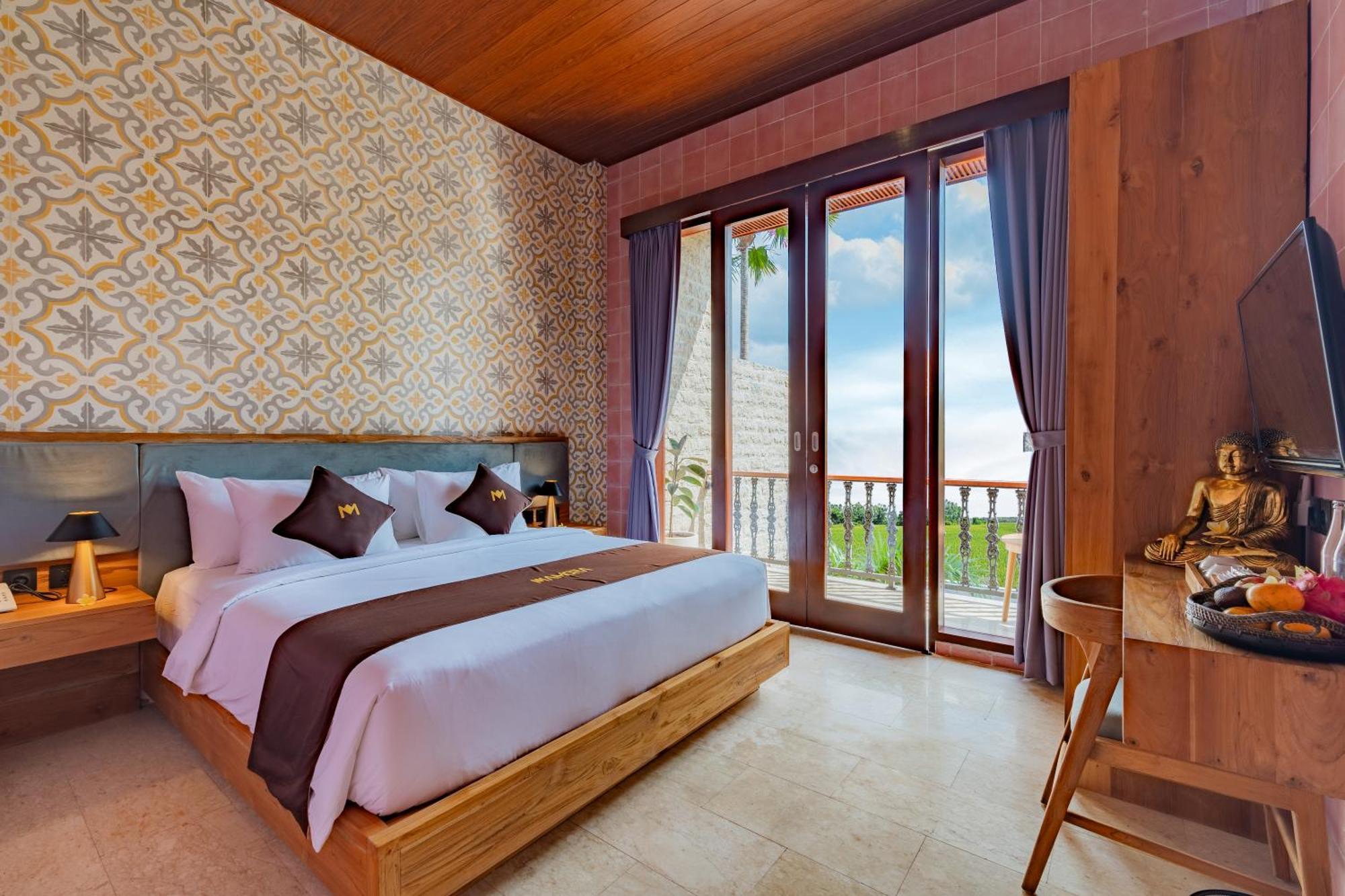 Superior Double Room with Balcony and Free Welcome Fruit Basket