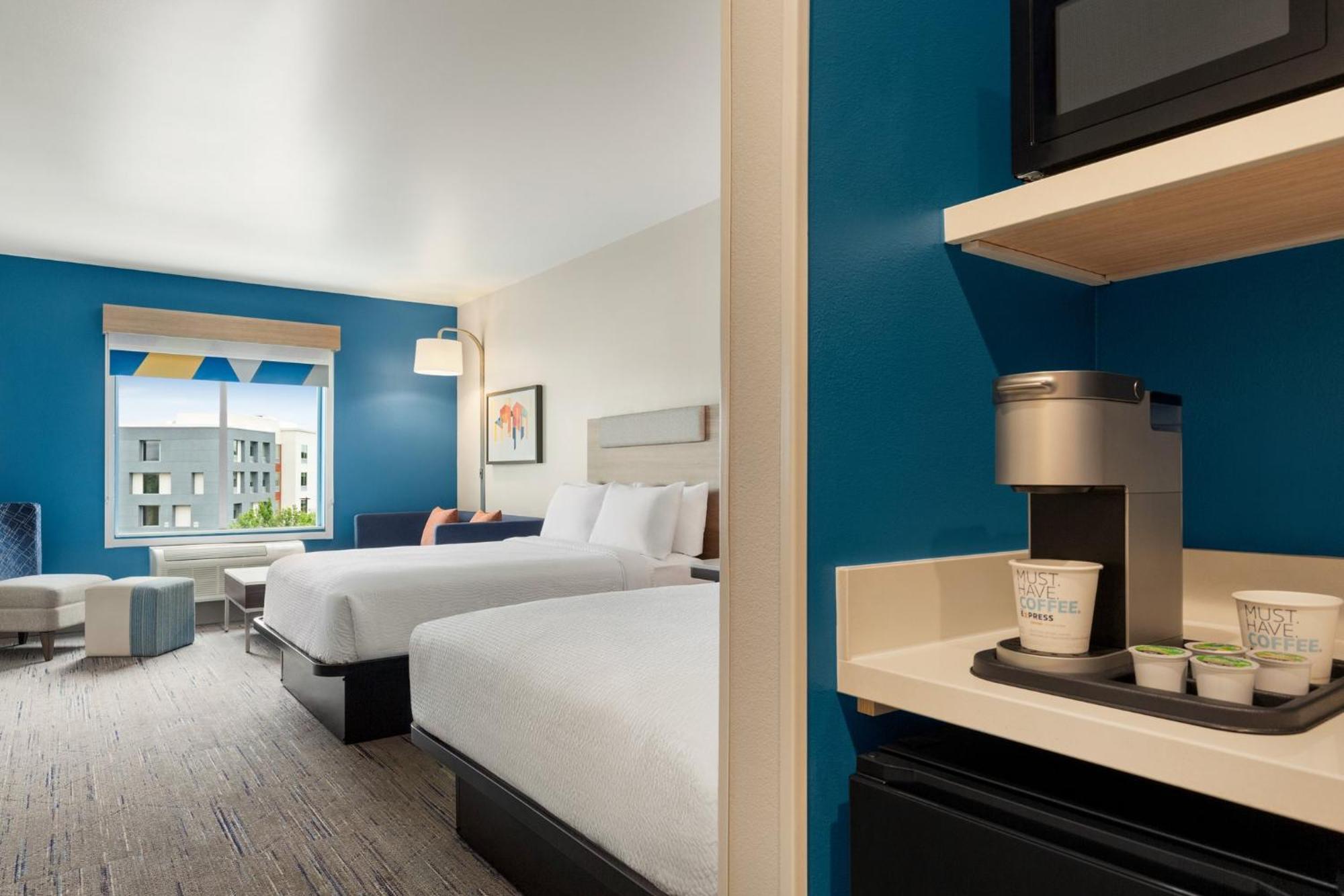 Queen Suite with Two Queen Beds