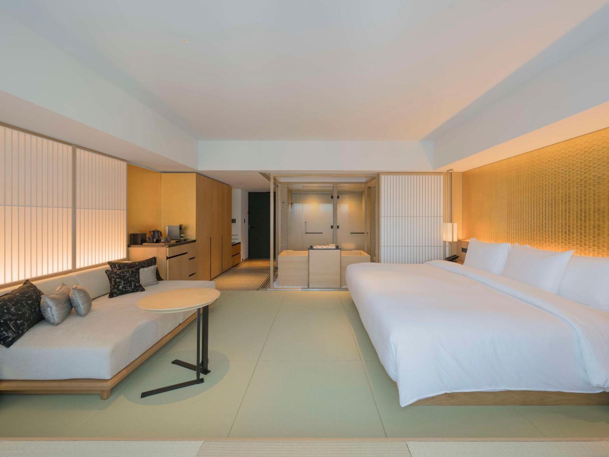 Serenity King Room