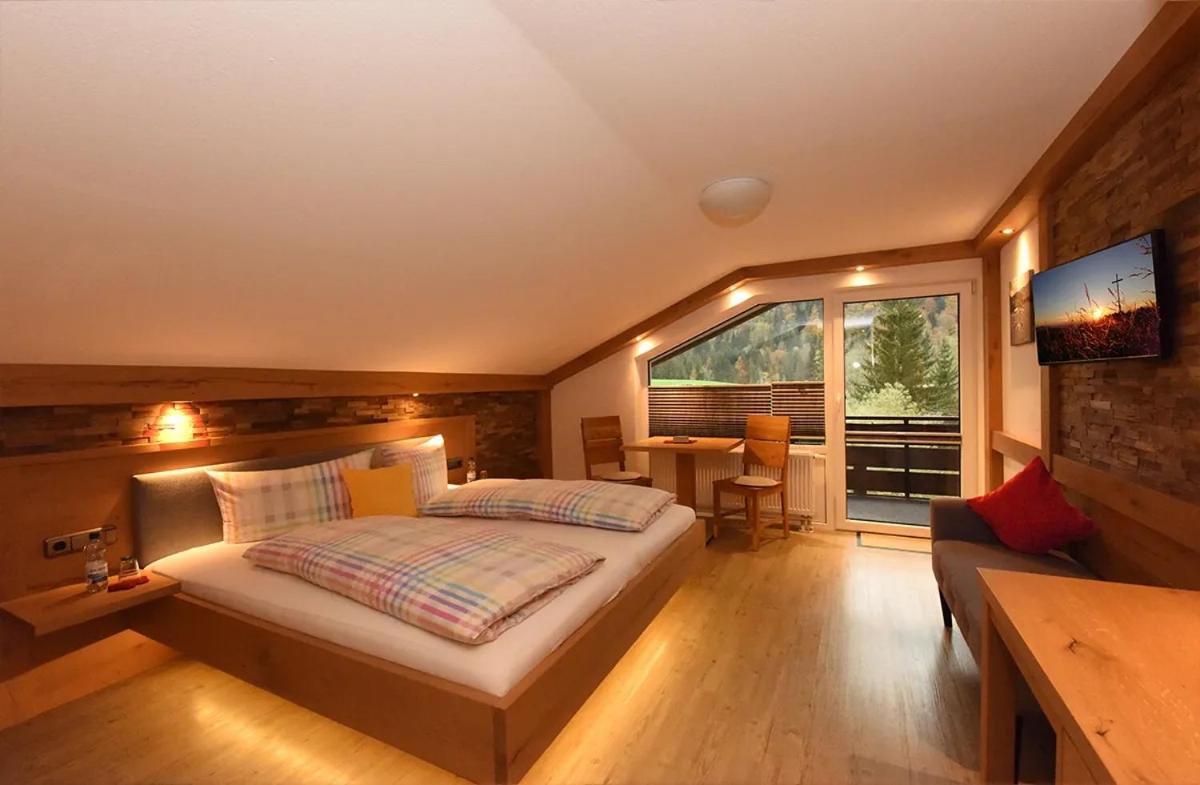 Großes Doppelzimmer