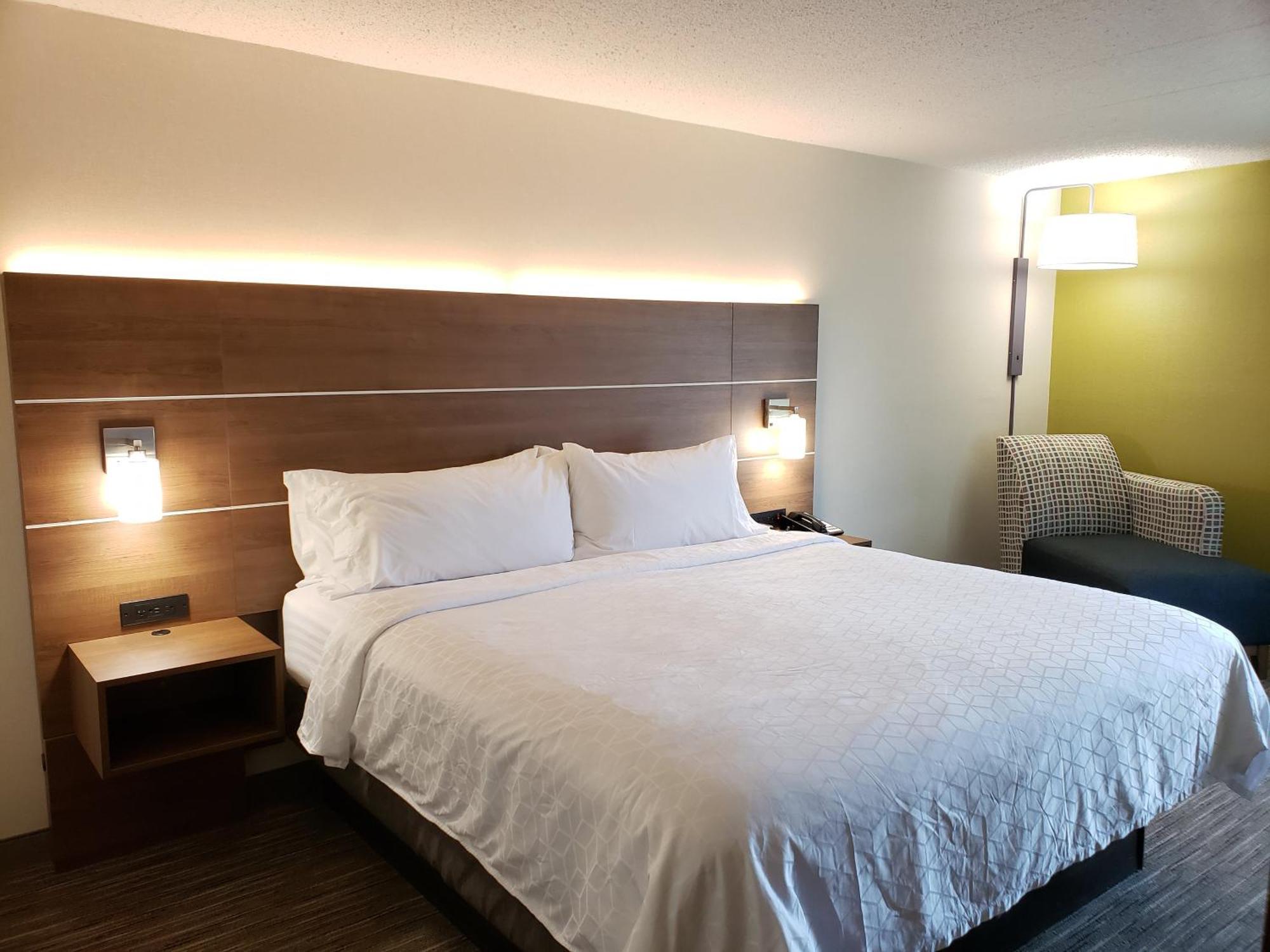 Standard King Room
