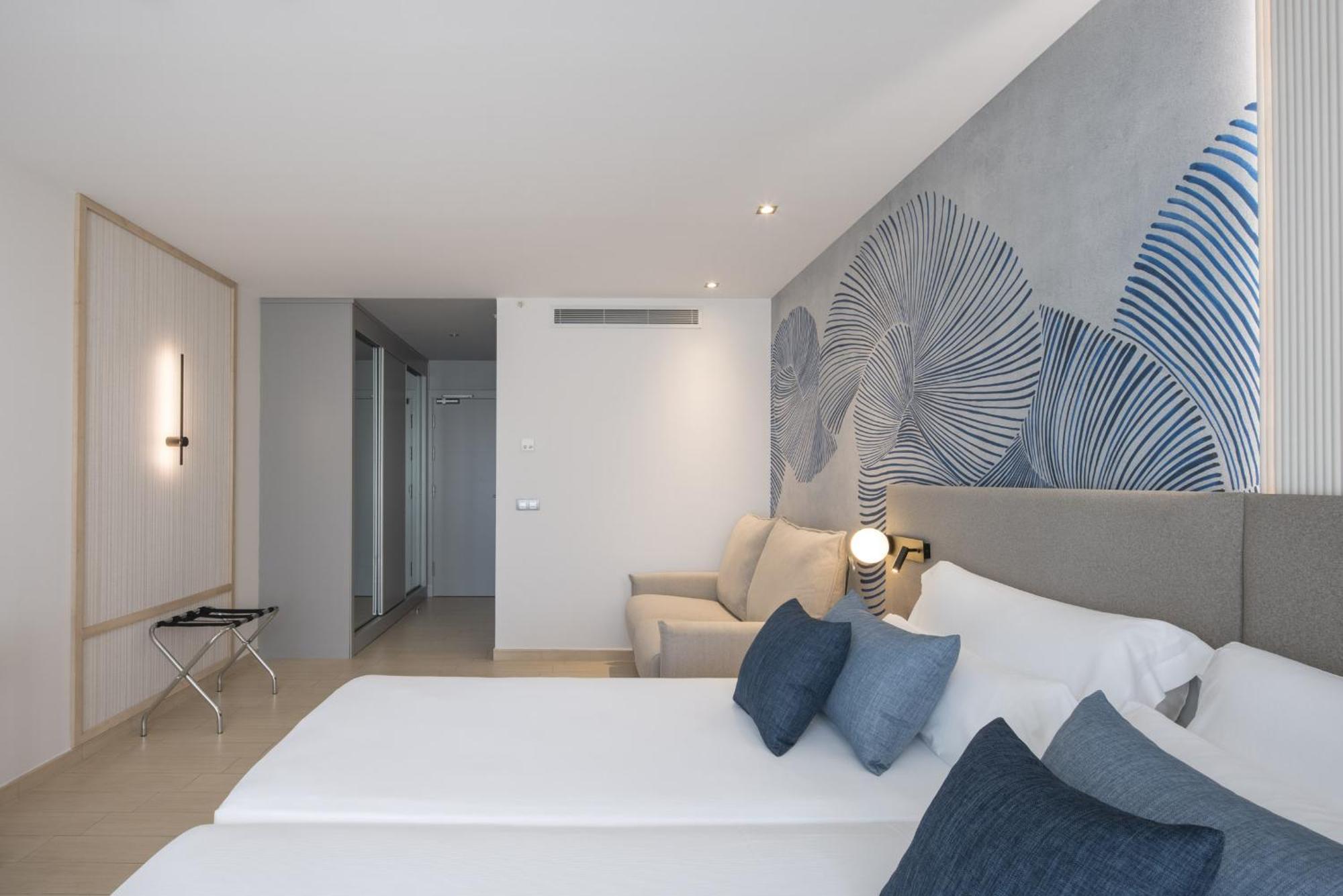 Double or Twin Room Sea View