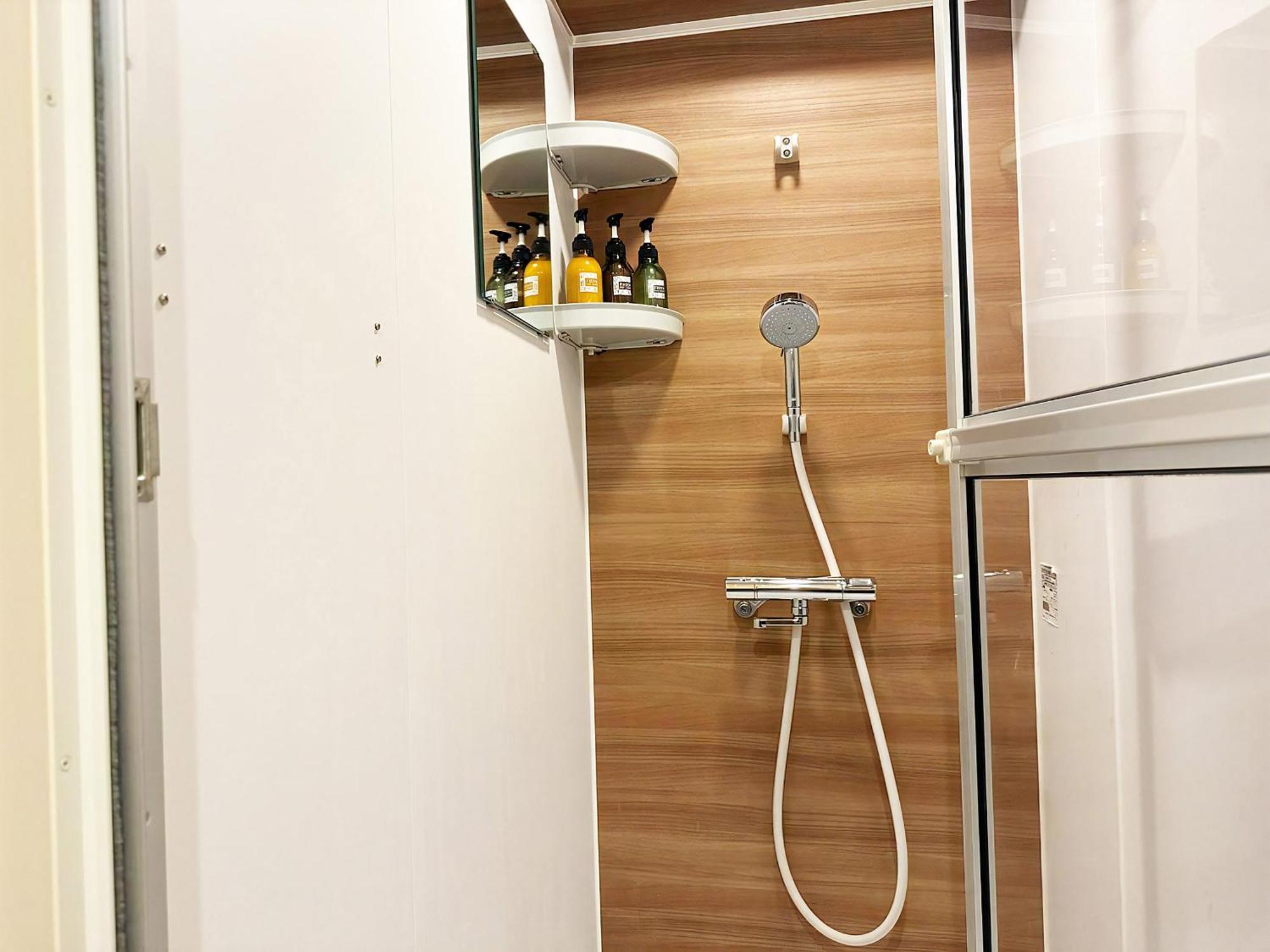 Twin Room with Shower - Smoking