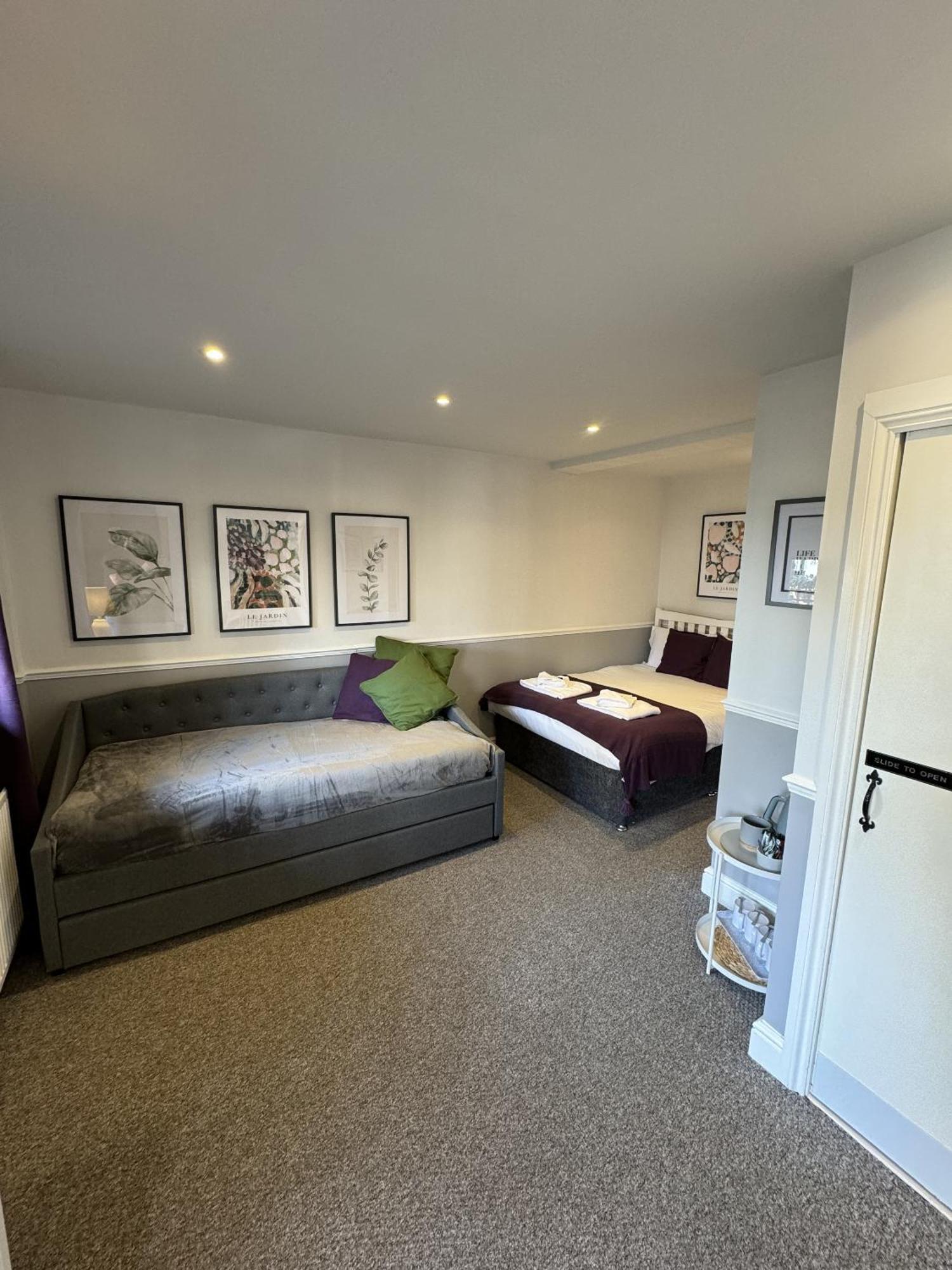 Quadruple Room with Shower,1612964682:JPEG