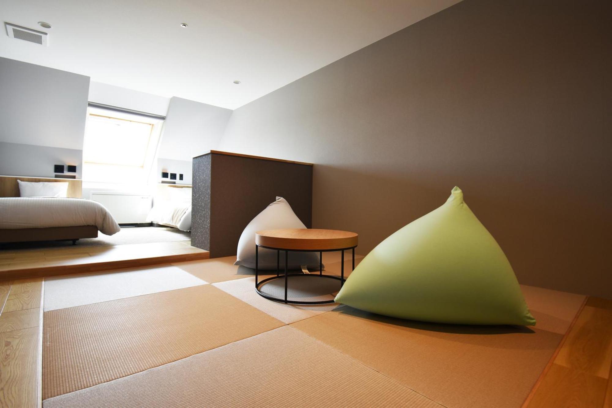 Premium Family Room with Tatami Area - Non-Smoking