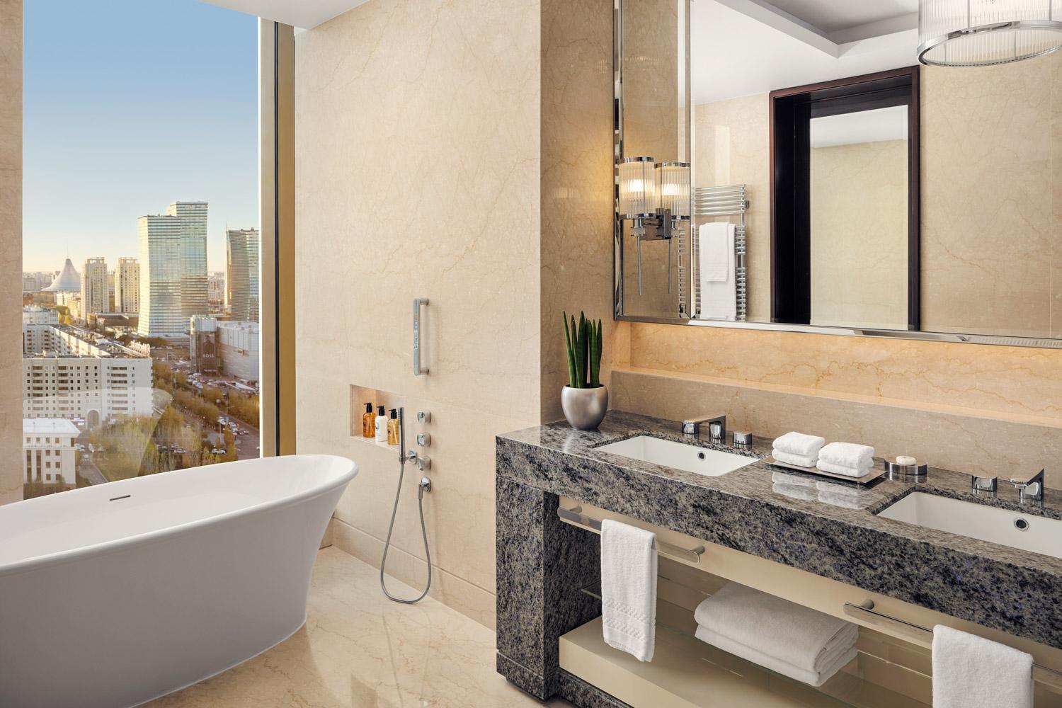 Club Zimmer mit 1 Kingsize-Bett und Zugang zur Club Lounge