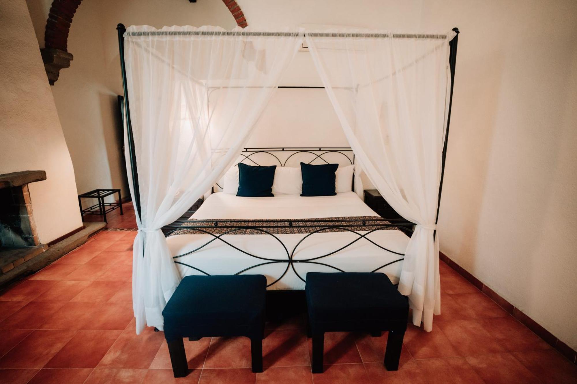 Deluxe Suite with Spa Bath