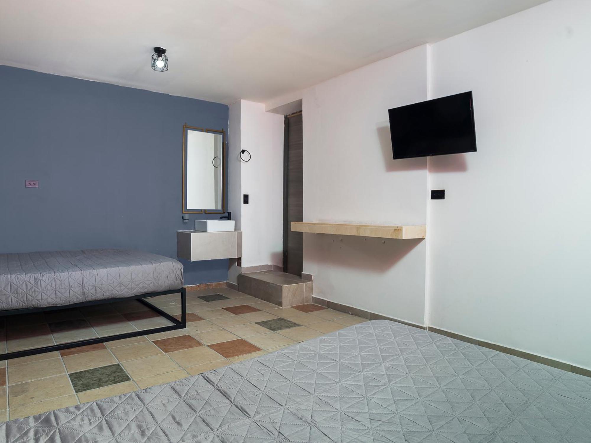 Twin Room,1613290628:JPEG