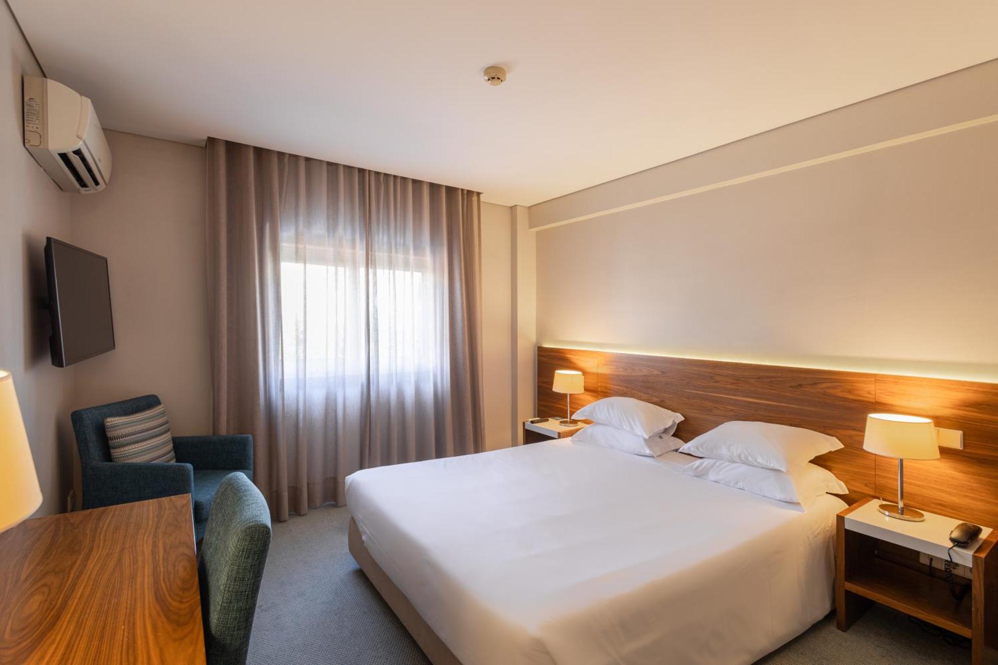 Double or Twin Room with City View