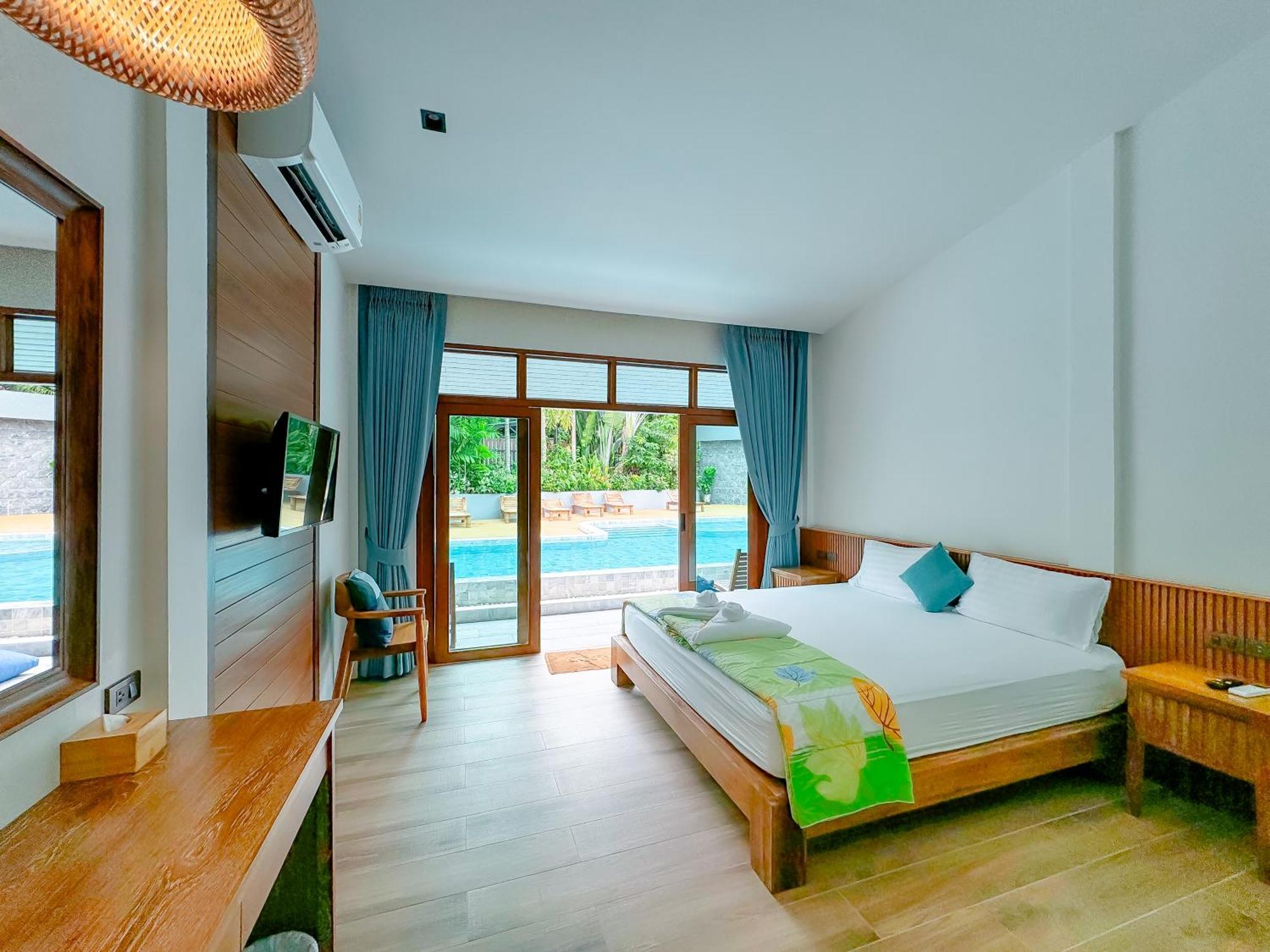 Deluxe King Room