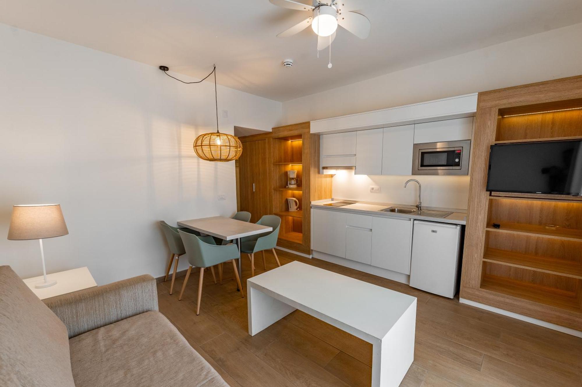 One-Bedroom Silver Apartment without pool,1613424363:JPEG