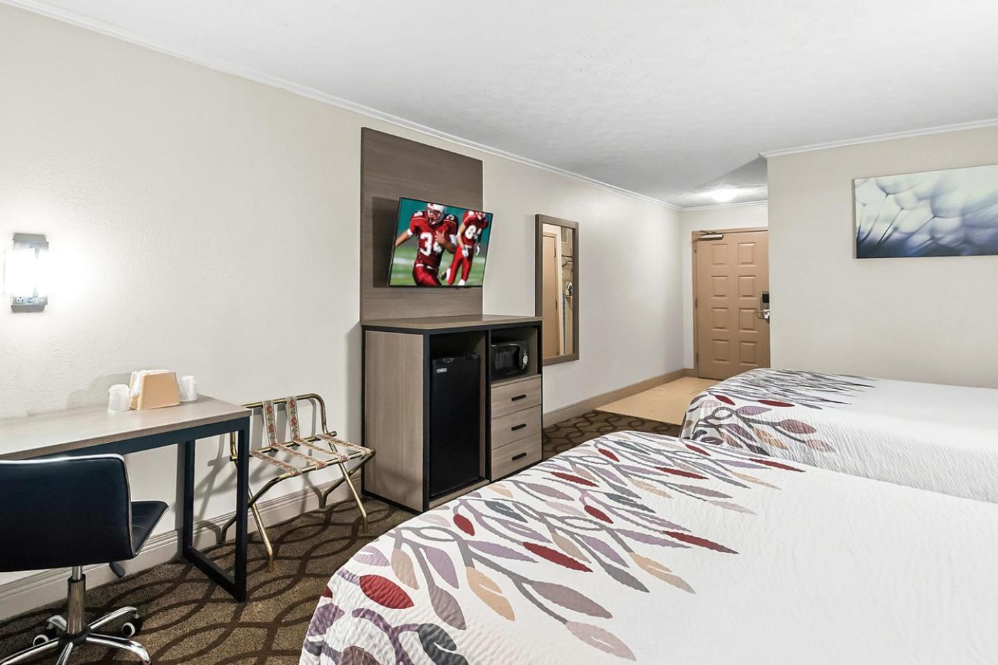 Deluxe Room with Two Queen Beds Disability Access Non-Smoking
