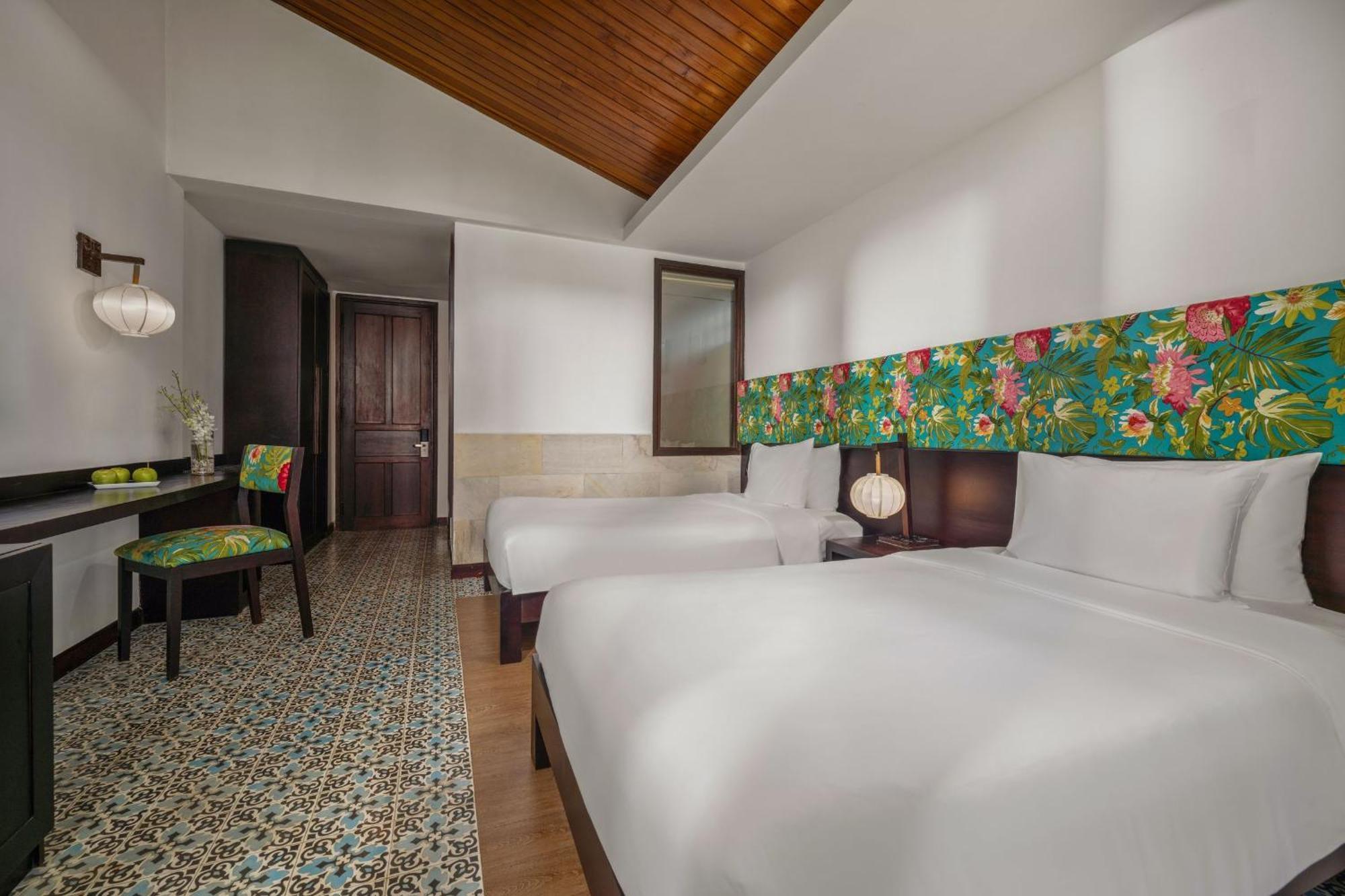 Twin Deluxe River View Room