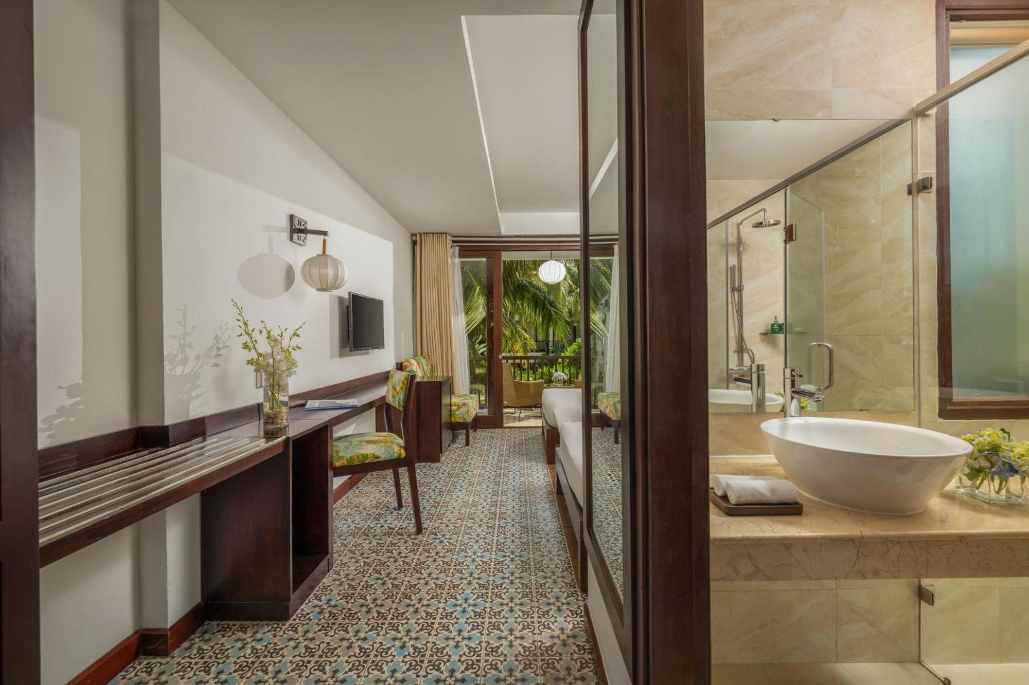 Twin Deluxe Pool View Room