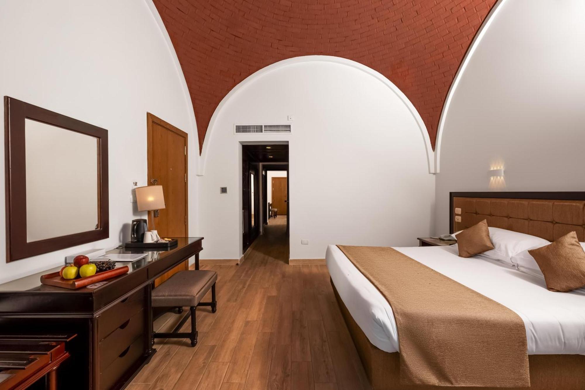 Standard Zimmer mit seitlichem Meerblick
