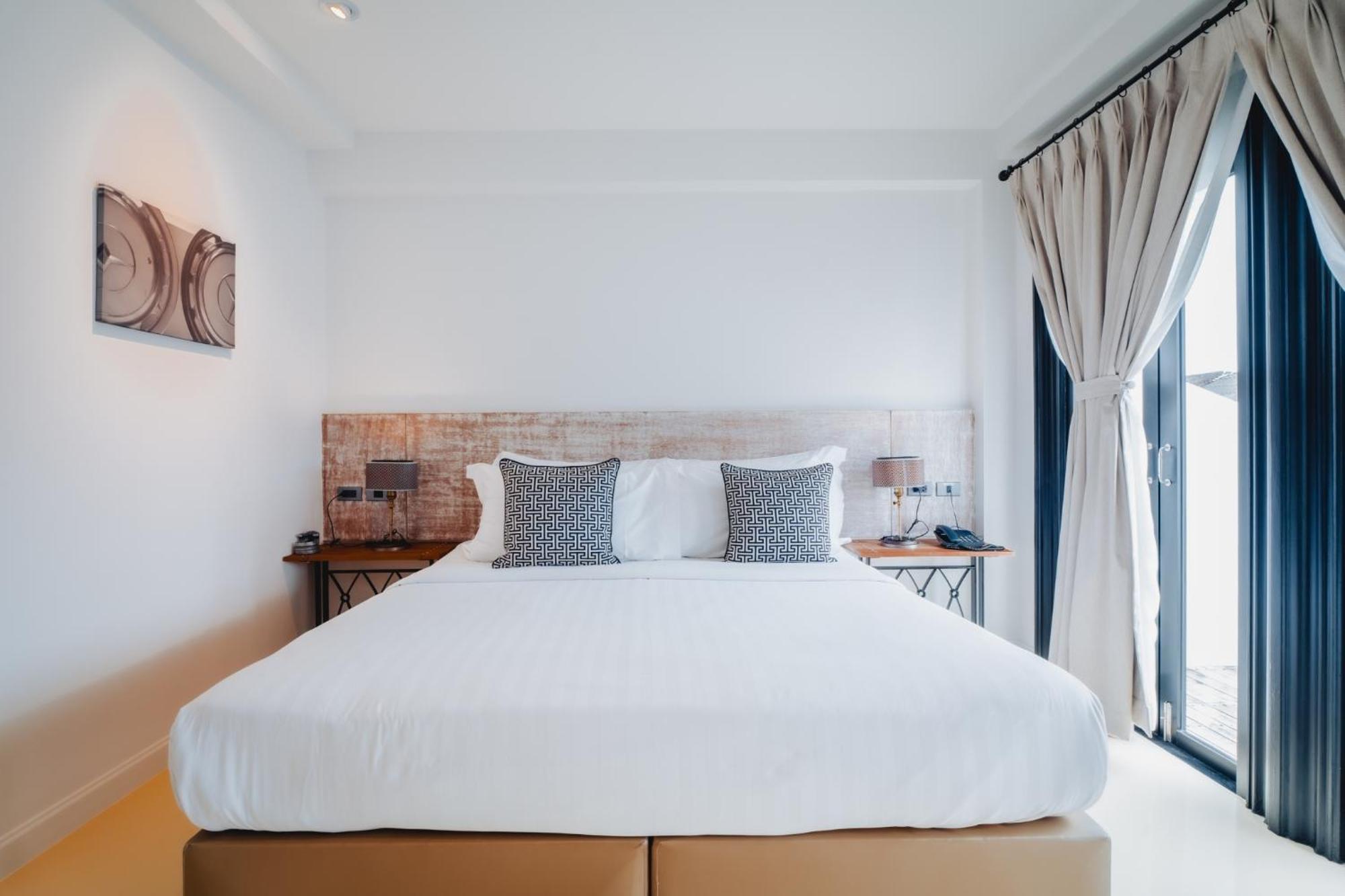 Deluxe Double Room Balcony,1613440328:JPEG