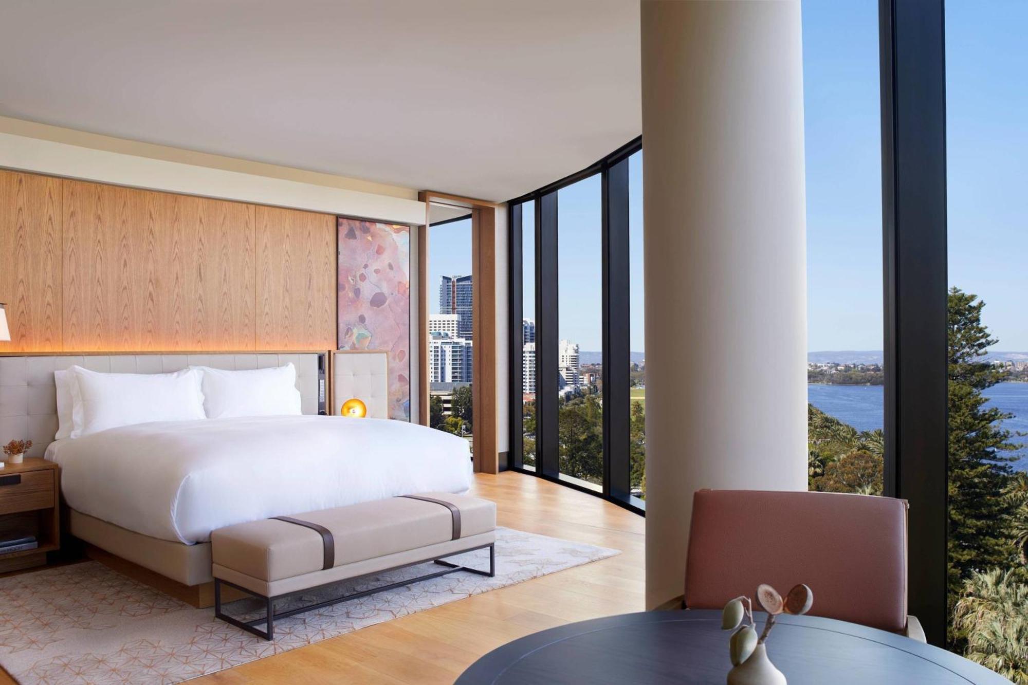 Swan River View Corner Studio 1 King Bed