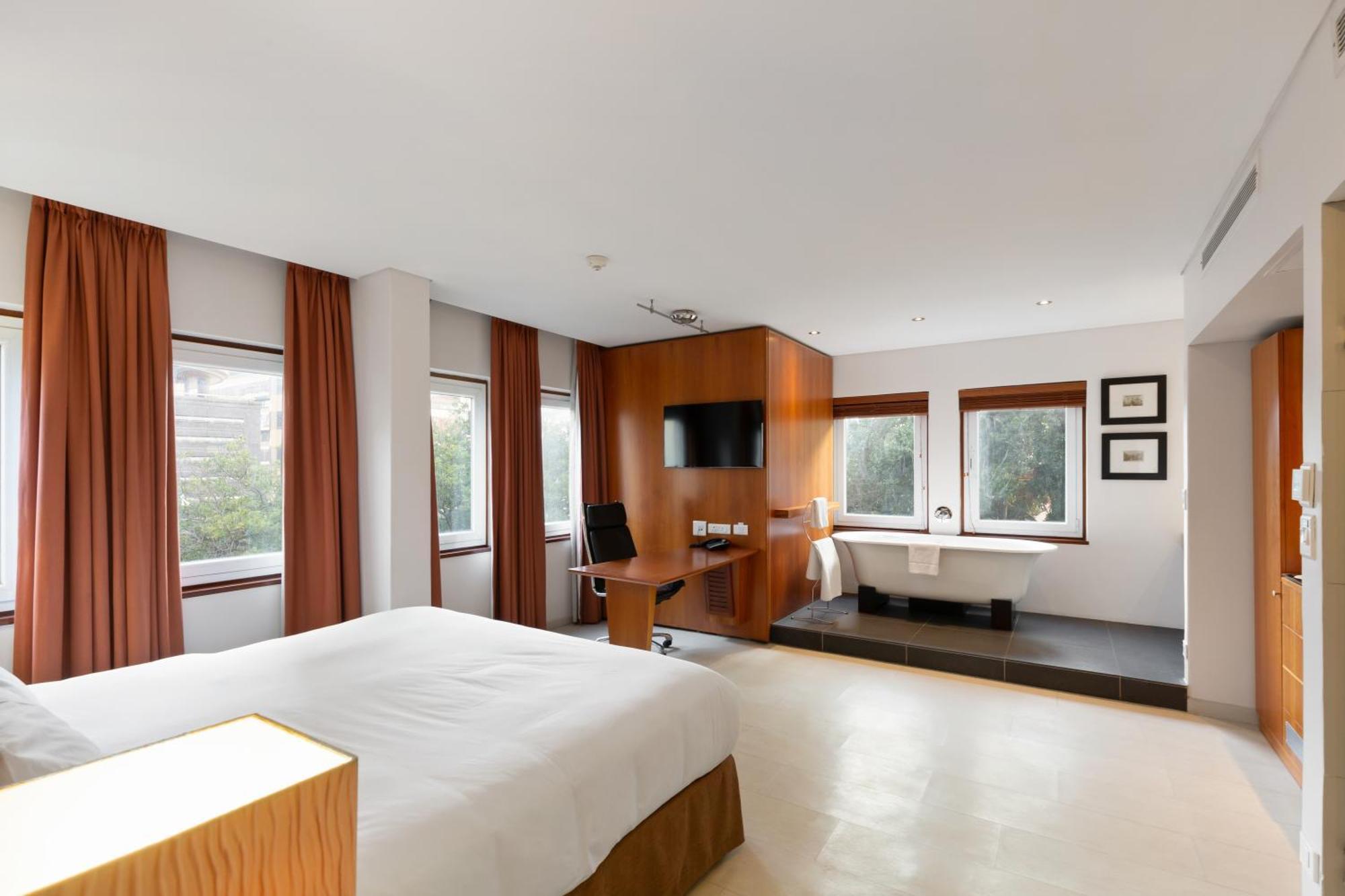 Superior King Room,1613495014:JPEG