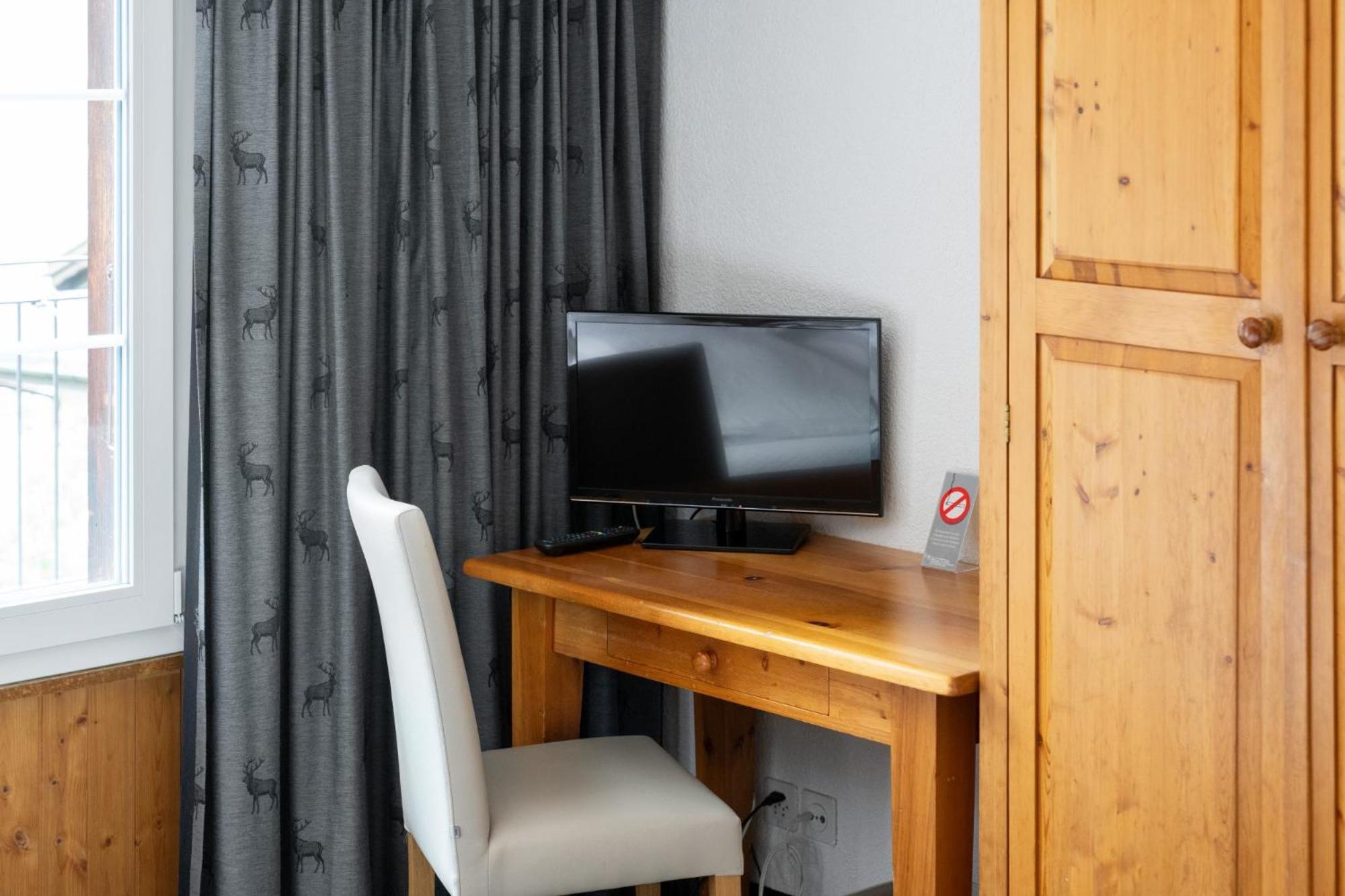 Double Room Private Bathroom Eiger View