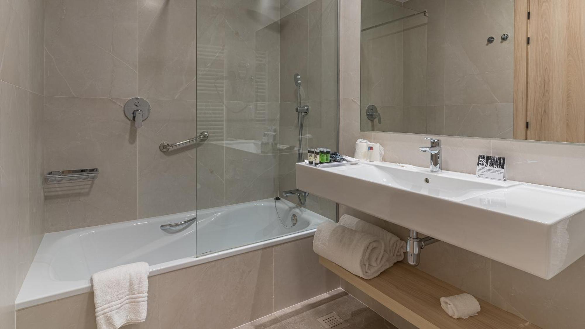 Double Room,1613662056:JPEG