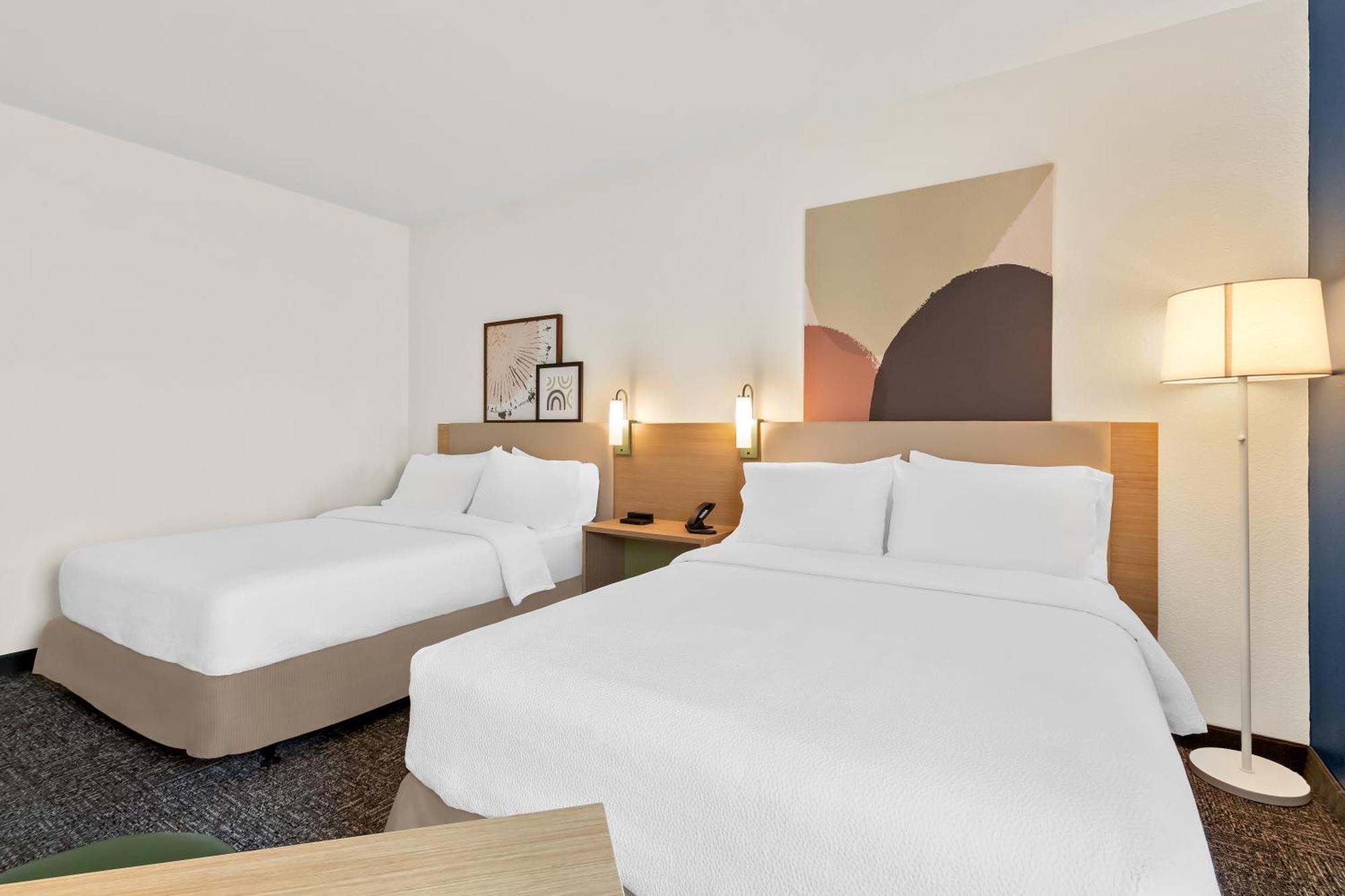 Queen Room with Two Queen Beds and Roll-In Shower - Disability Access