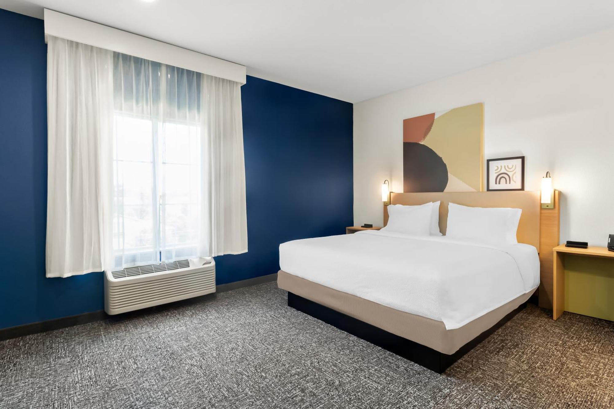 King Room with Roll-In Shower - Mobility and Hearing Access