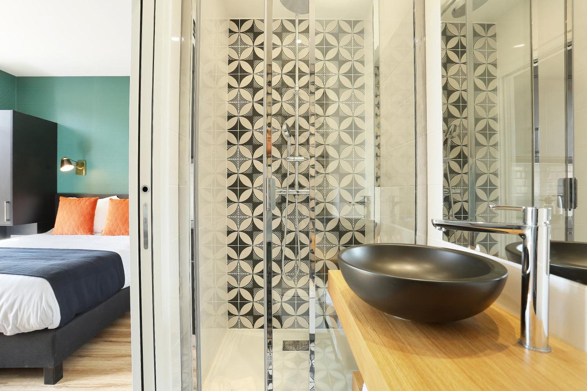 Medium Studio Kitchen Balcony