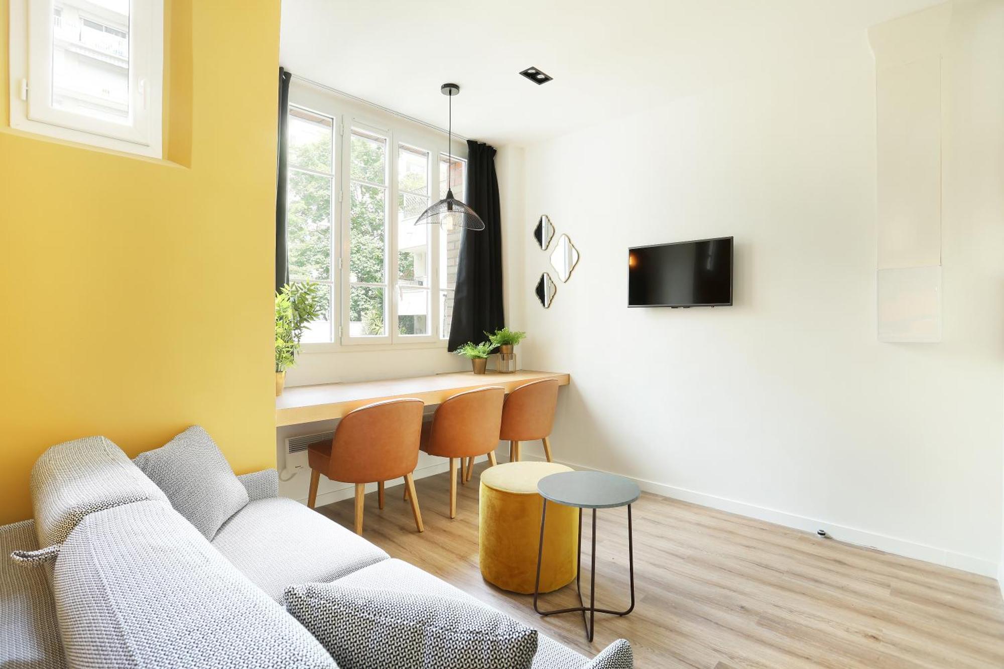 1 Bedroom Apartment Sofa Bed