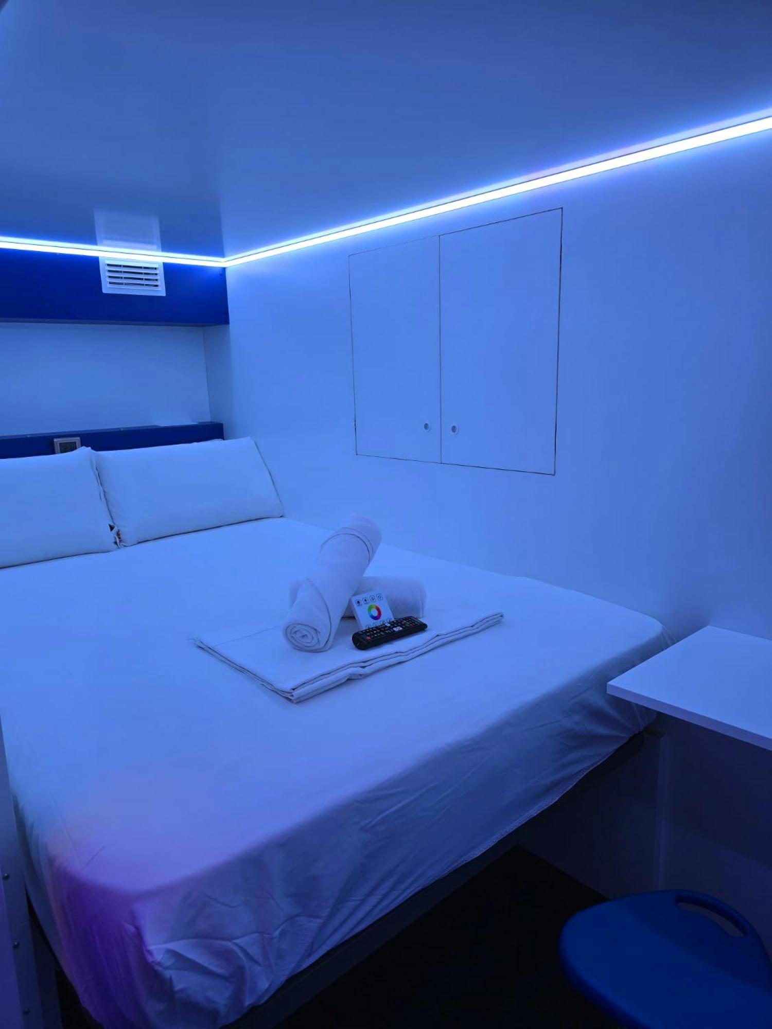 Modulo Deluxe XL en habitación mixta compartida de 3 módulos