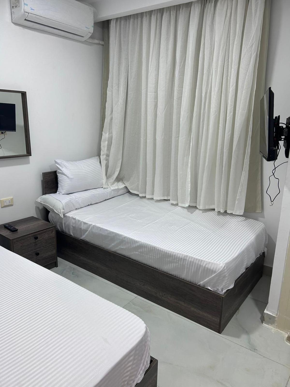 Twin Room,1614097576:JPEG