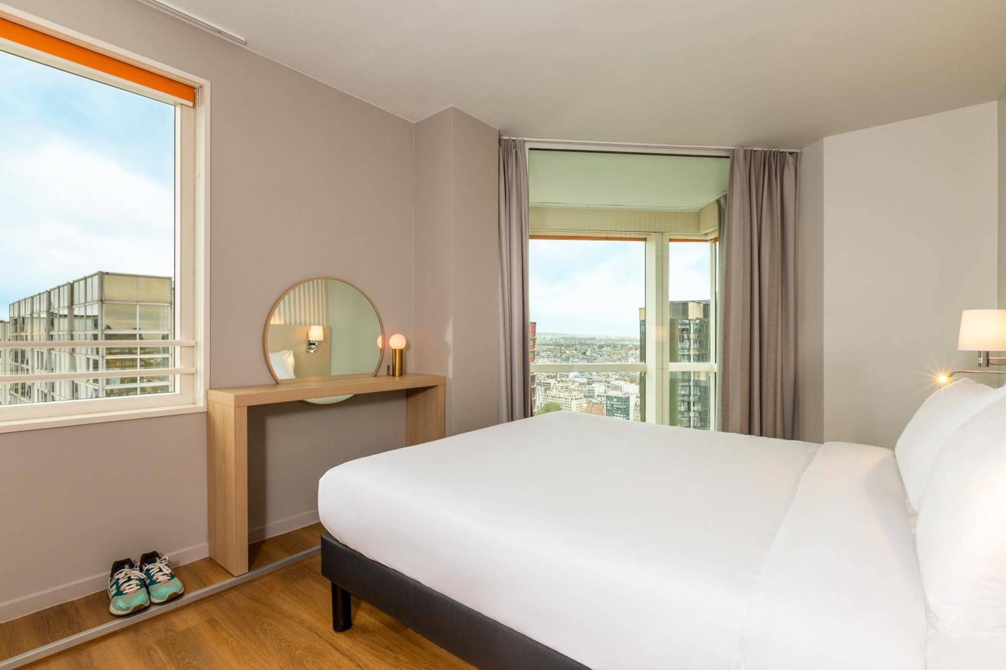 One-Bedroom Apartment View on Eiffel Tower