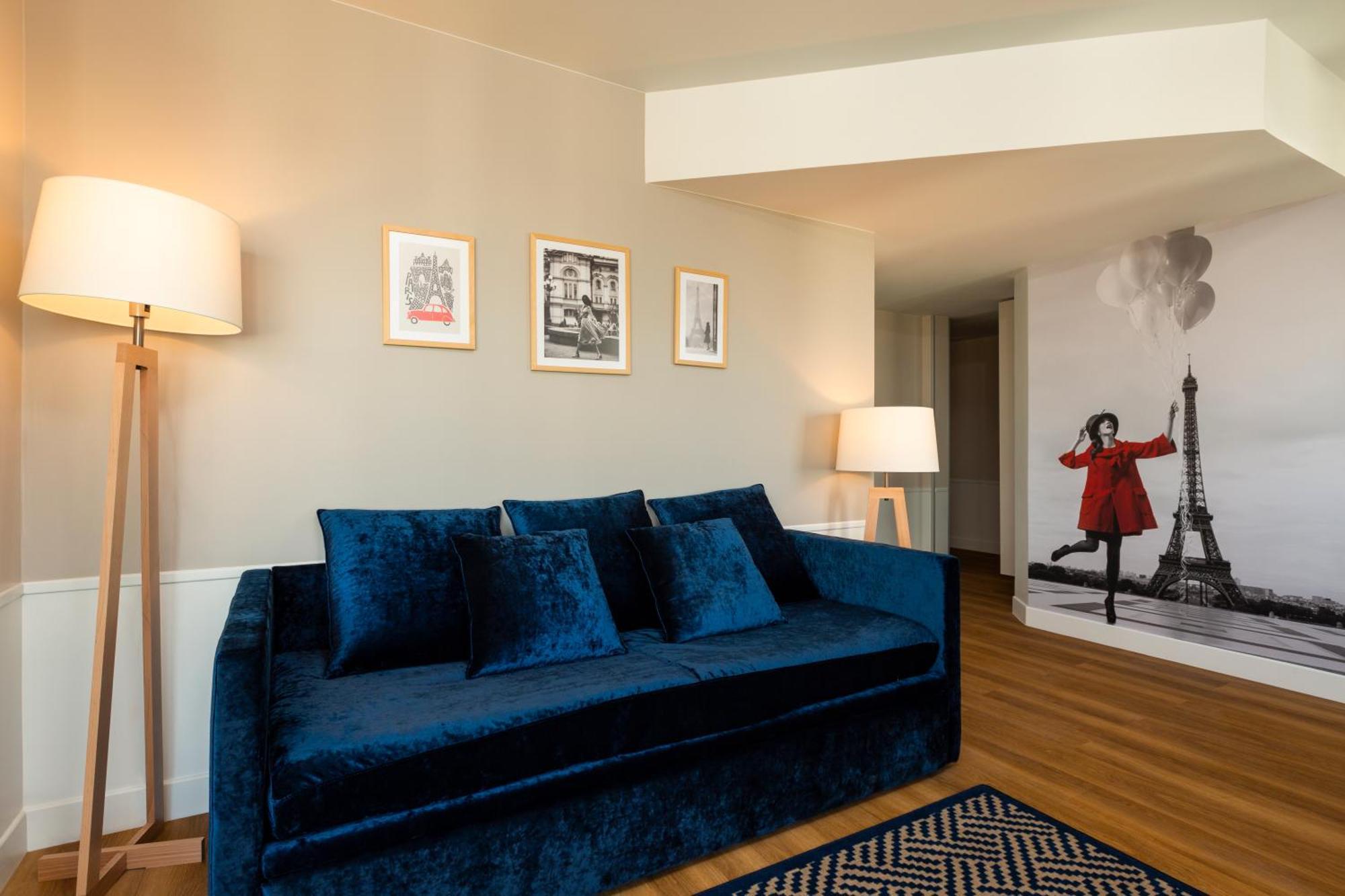 One-Bedroom Apartment View on Eiffel Tower