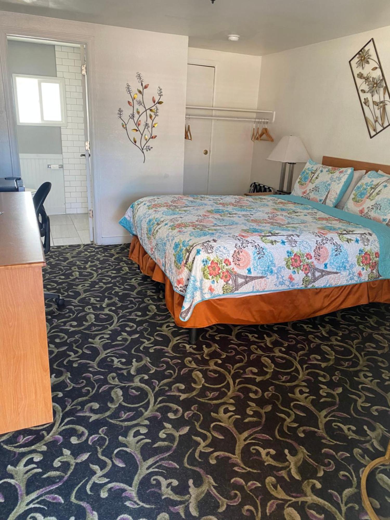 Queen Room