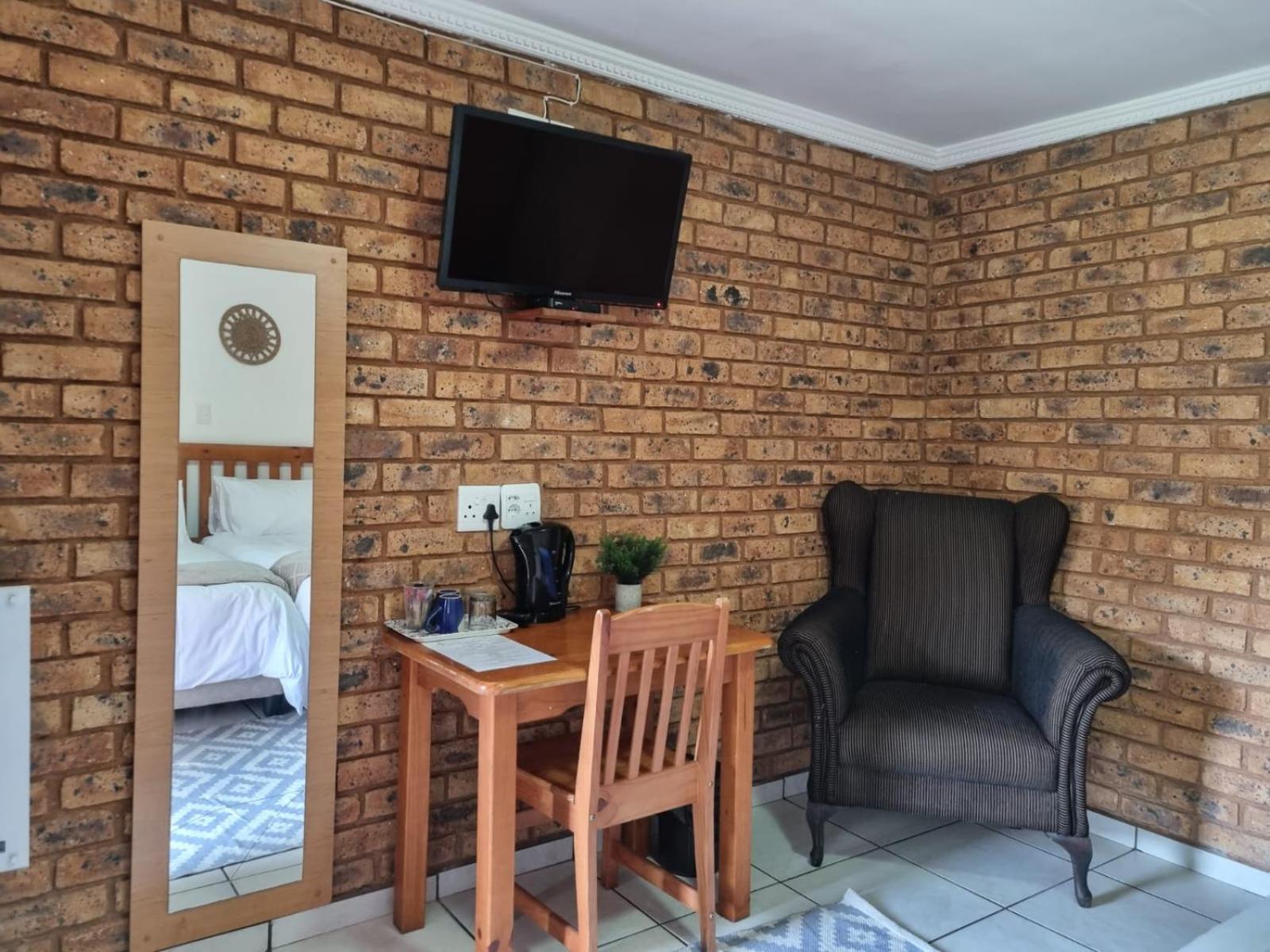 Deluxe Single or Twin Room